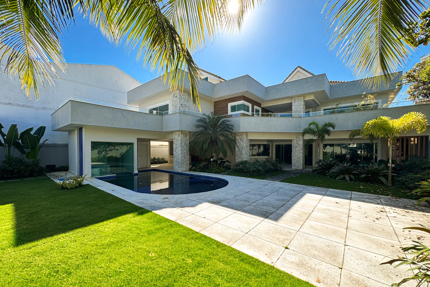 Casa com 5 Suítes e Sótão na Barra da Tijuca