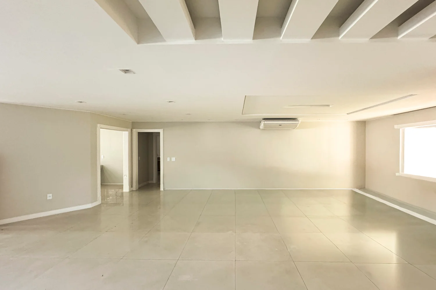 Casa com 5 Suítes e Sótão na Barra da Tijuca