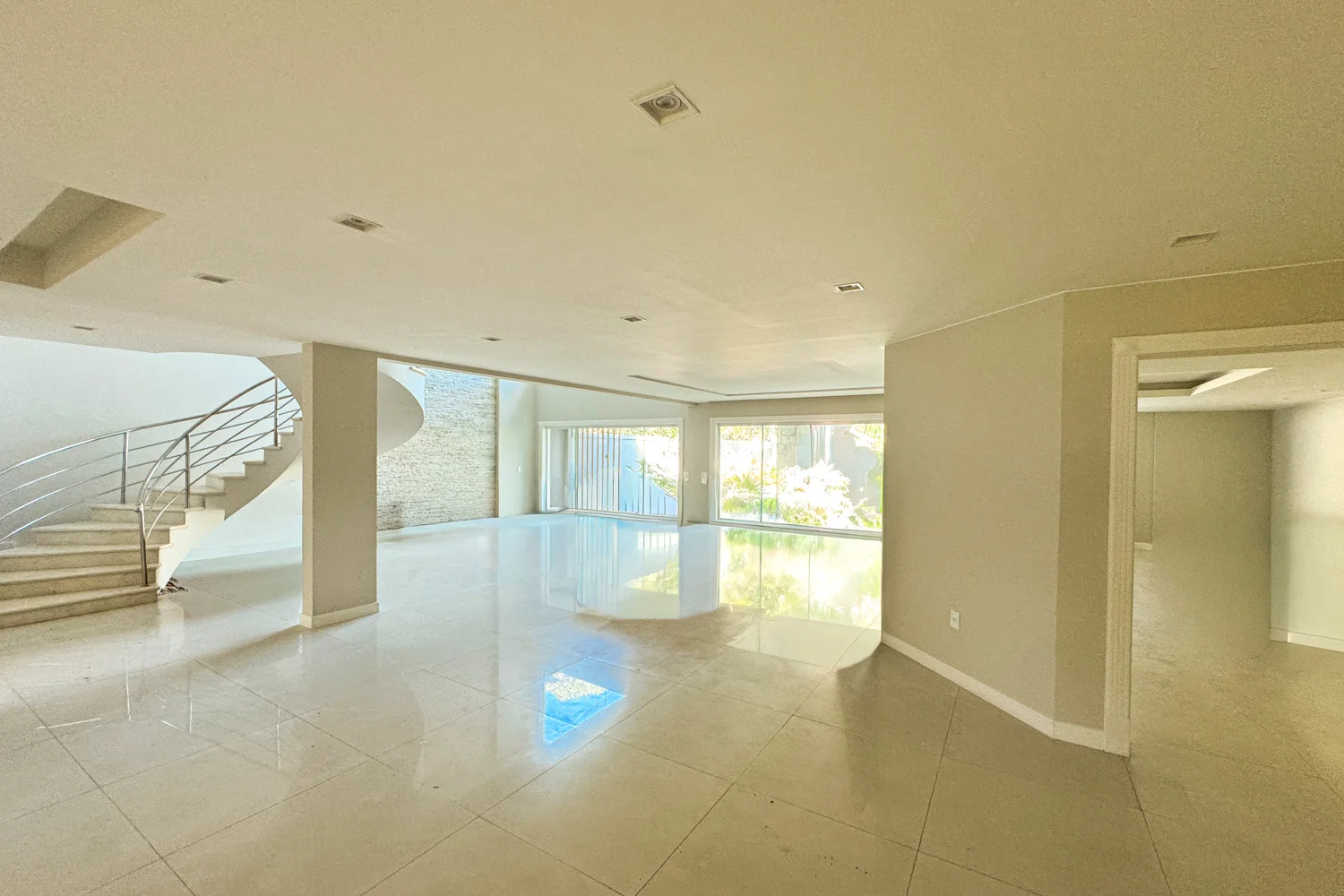 Casa com 5 Suítes e Sótão na Barra da Tijuca