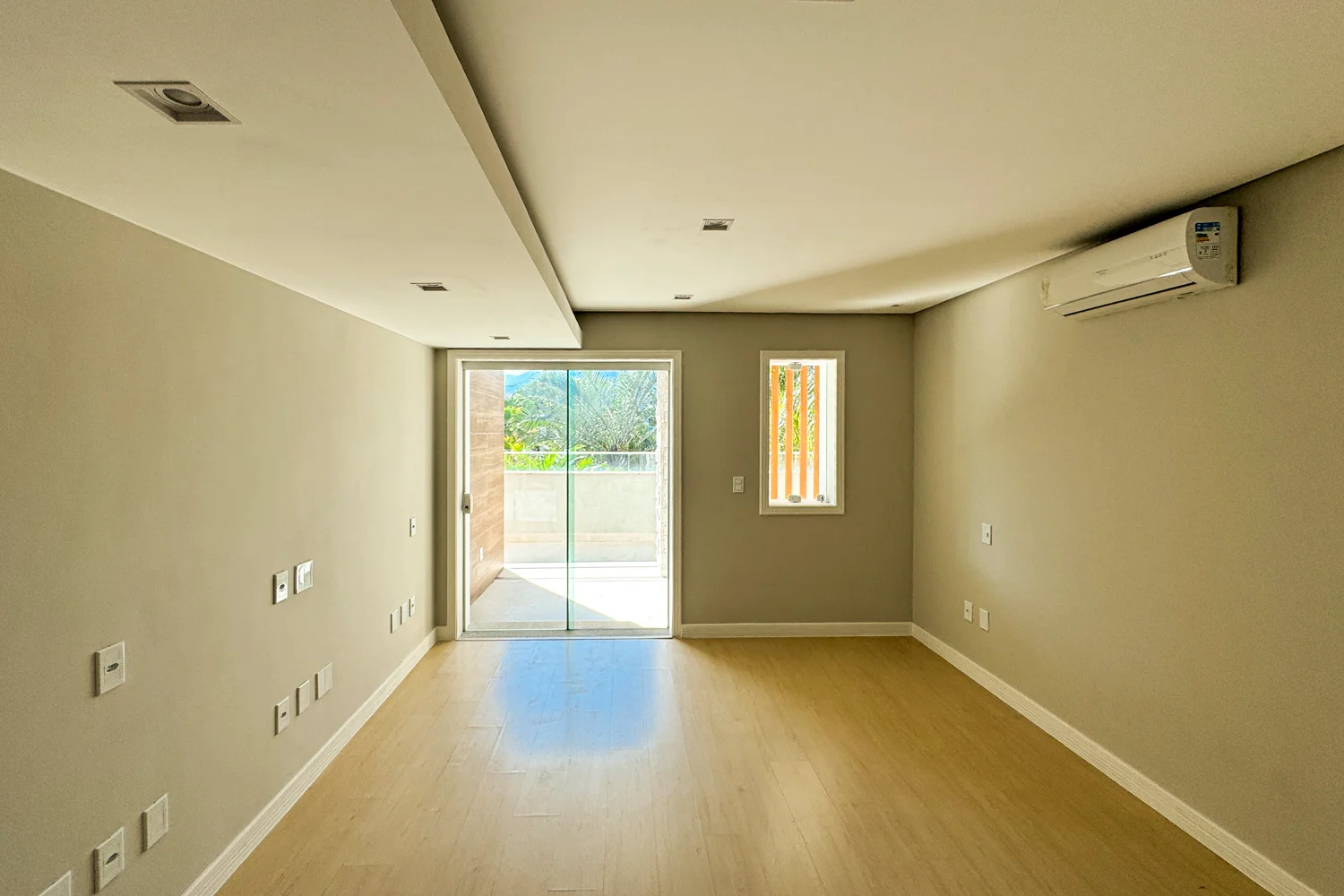 Casa com 5 Suítes e Sótão na Barra da Tijuca