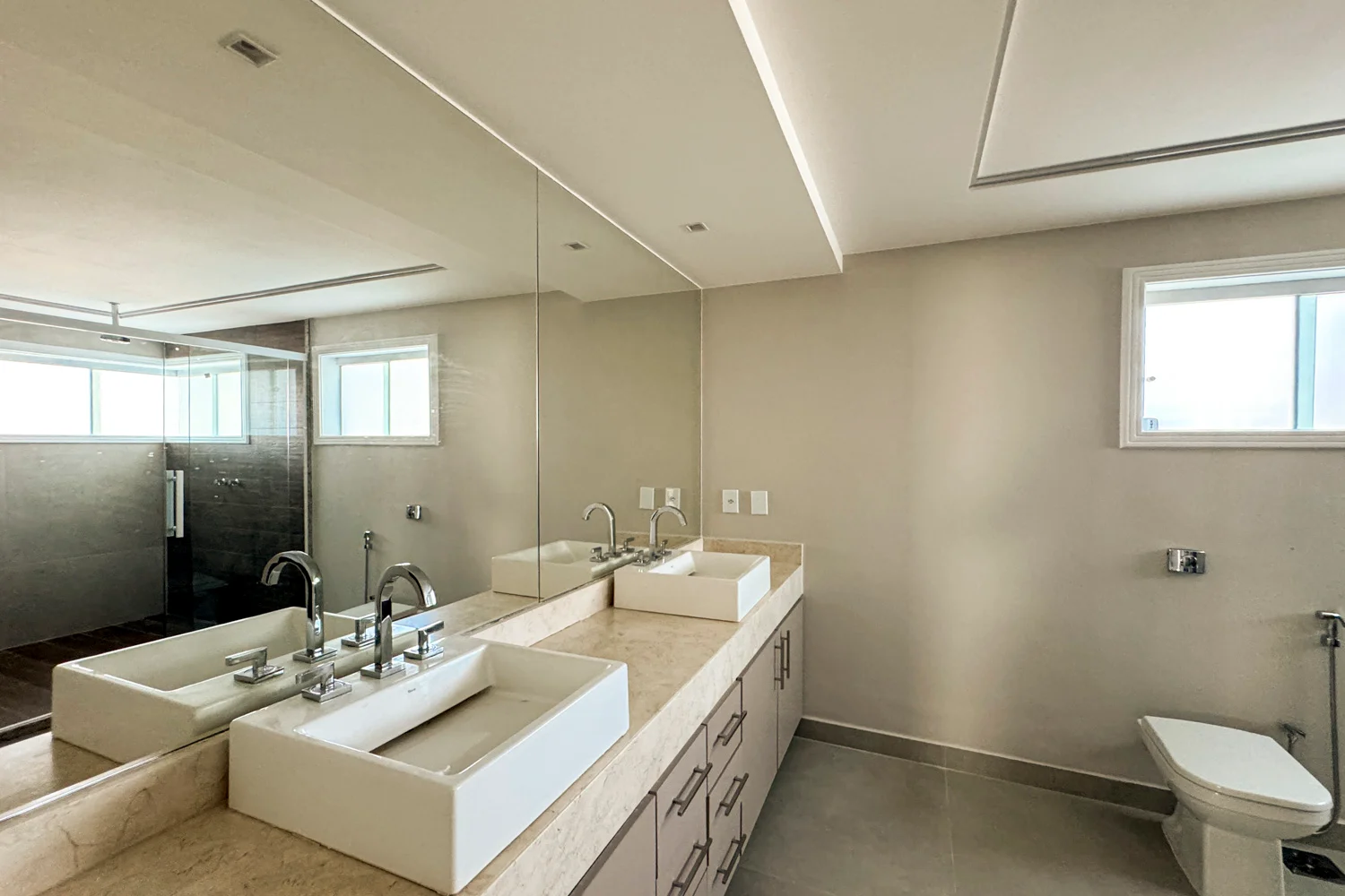 Casa com 5 Suítes e Sótão na Barra da Tijuca