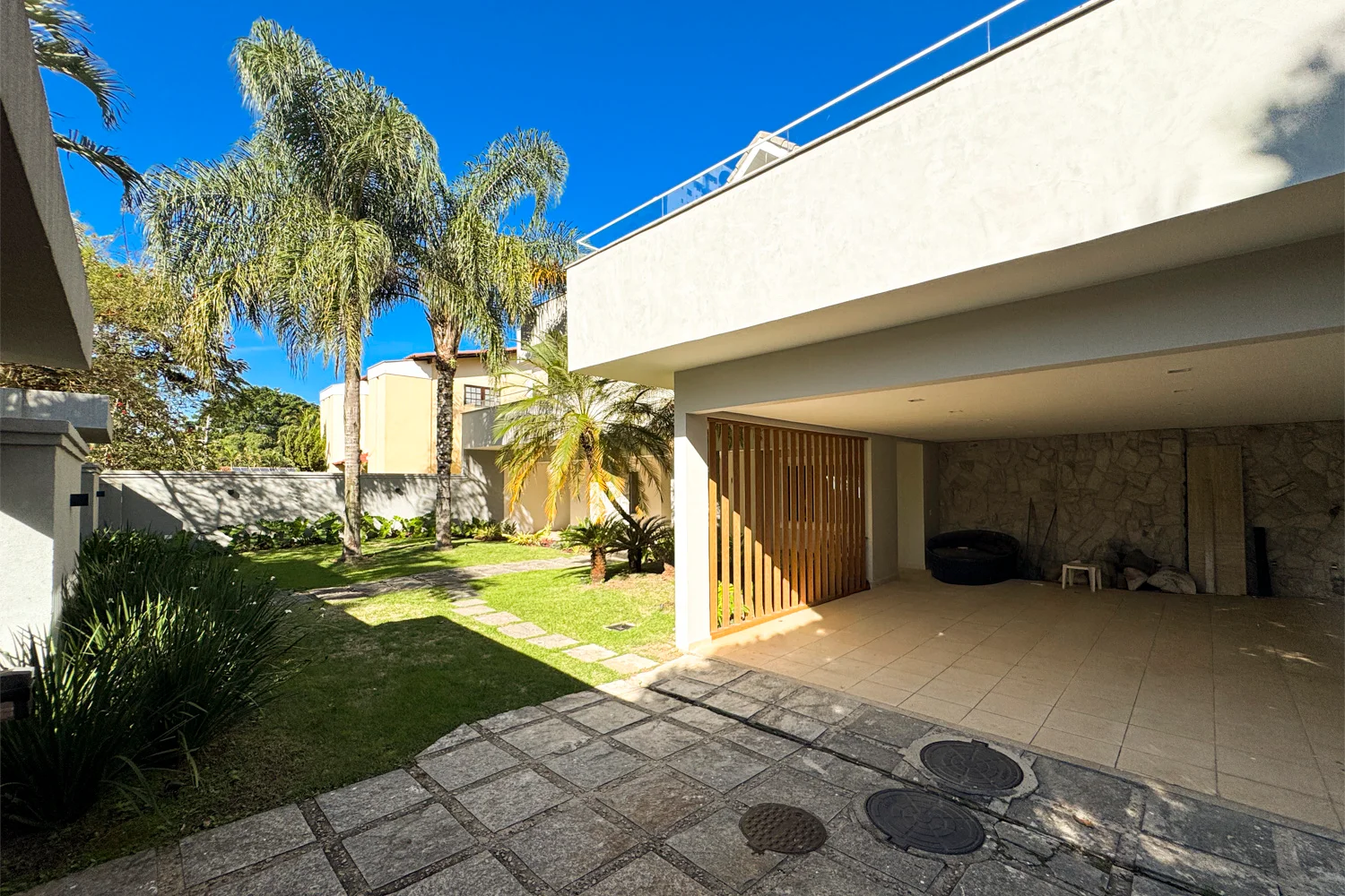 Casa com 5 Suítes e Sótão na Barra da Tijuca
