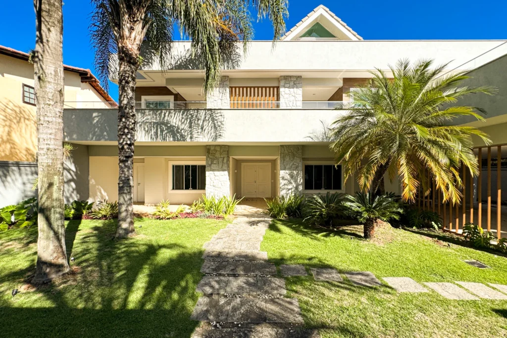 Casa com 5 Suítes e Sótão na Barra da Tijuca