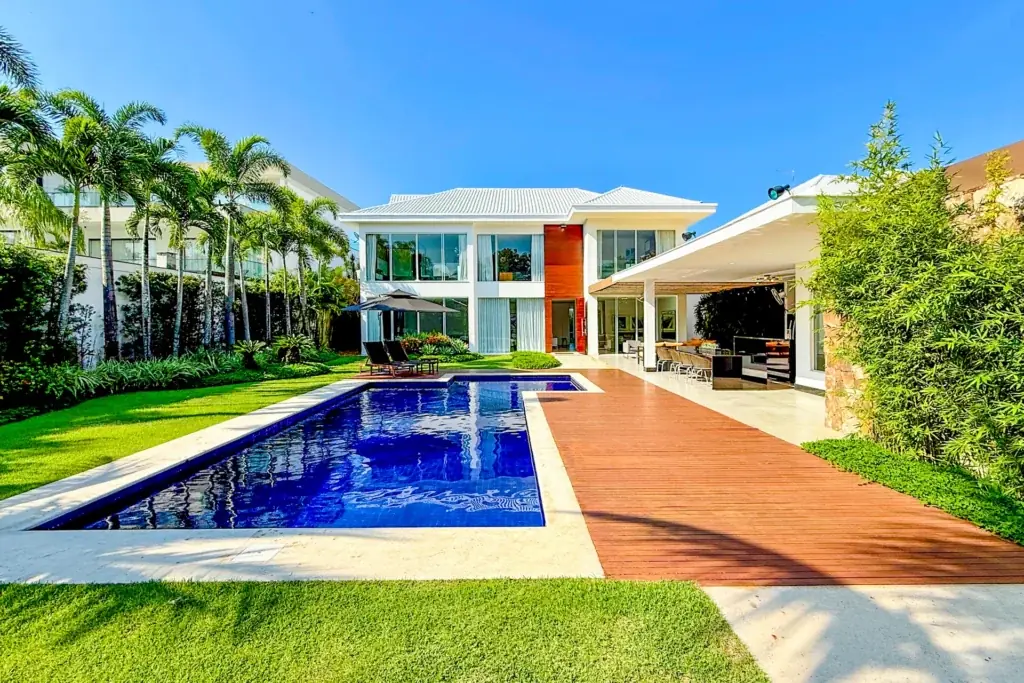 Casa com Área Gourmet e Forno a Lenha na Barra da Tijuca