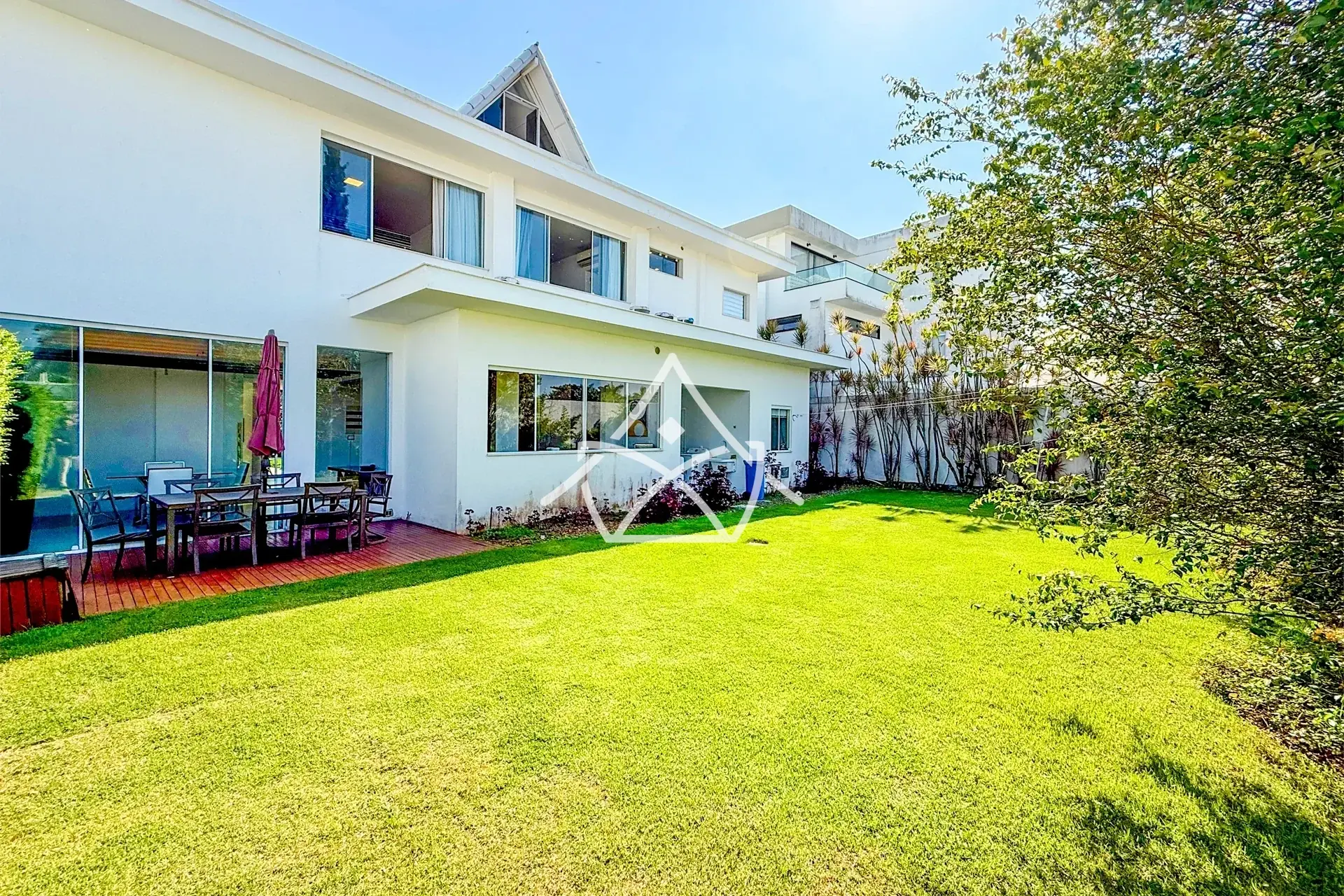 Casa com Área Gourmet e Forno a Lenha na Barra da Tijuca