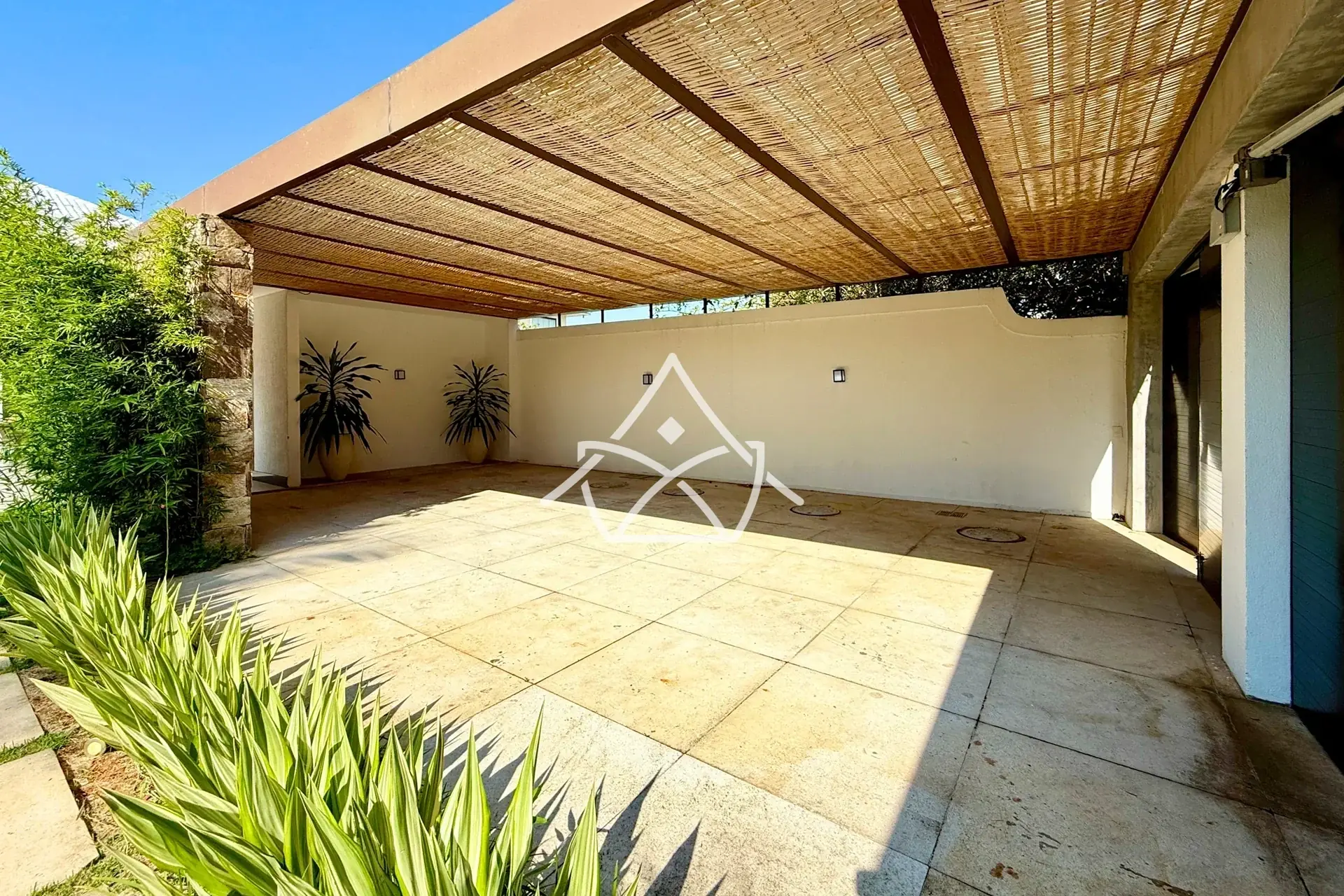 Casa com Área Gourmet e Forno a Lenha na Barra da Tijuca