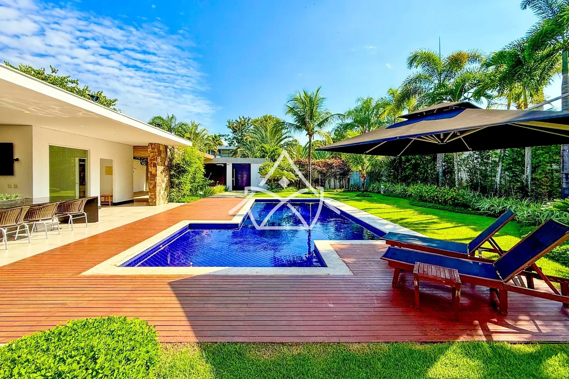 Casa com Área Gourmet e Forno a Lenha na Barra da Tijuca