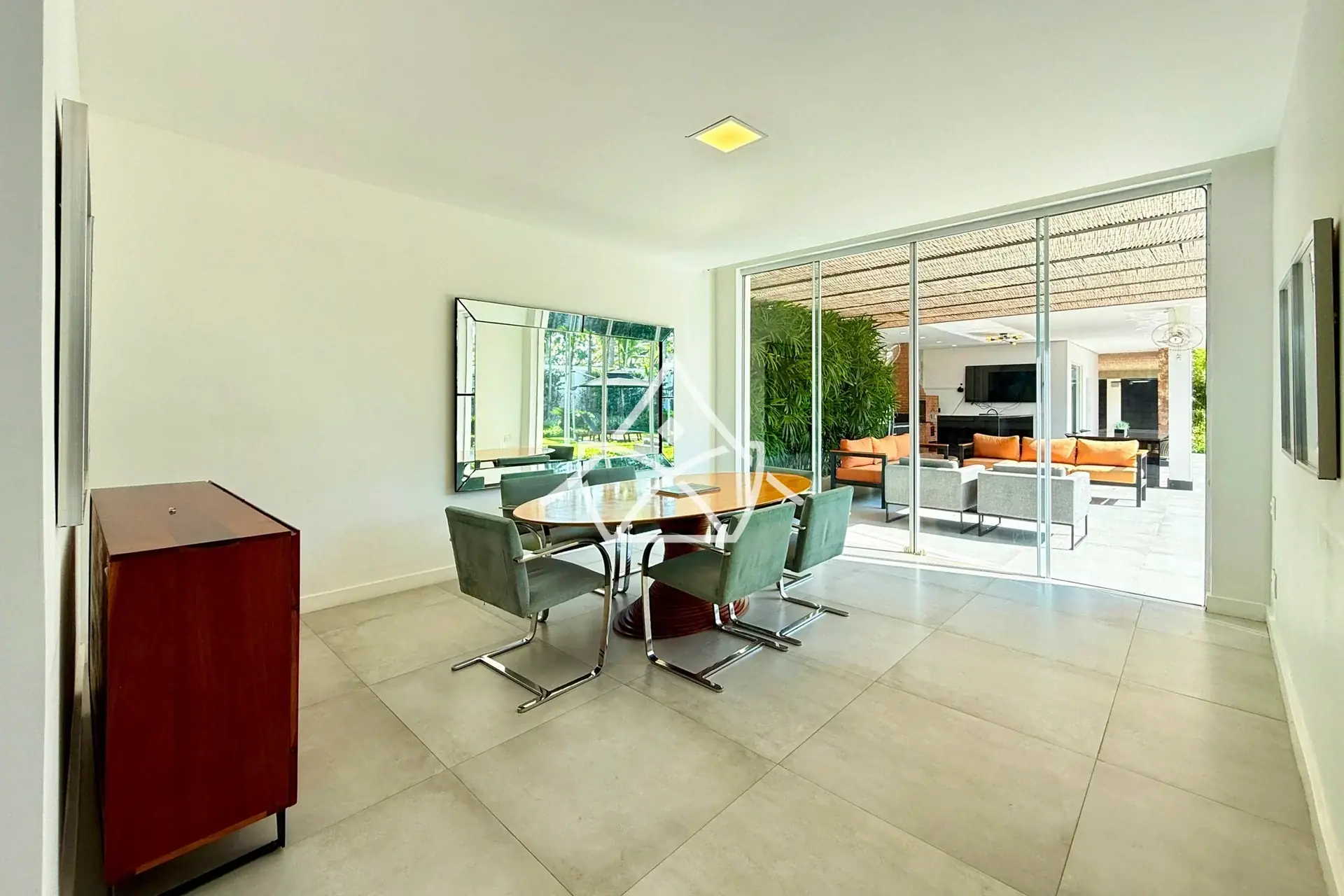 Casa com Área Gourmet e Forno a Lenha na Barra da Tijuca
