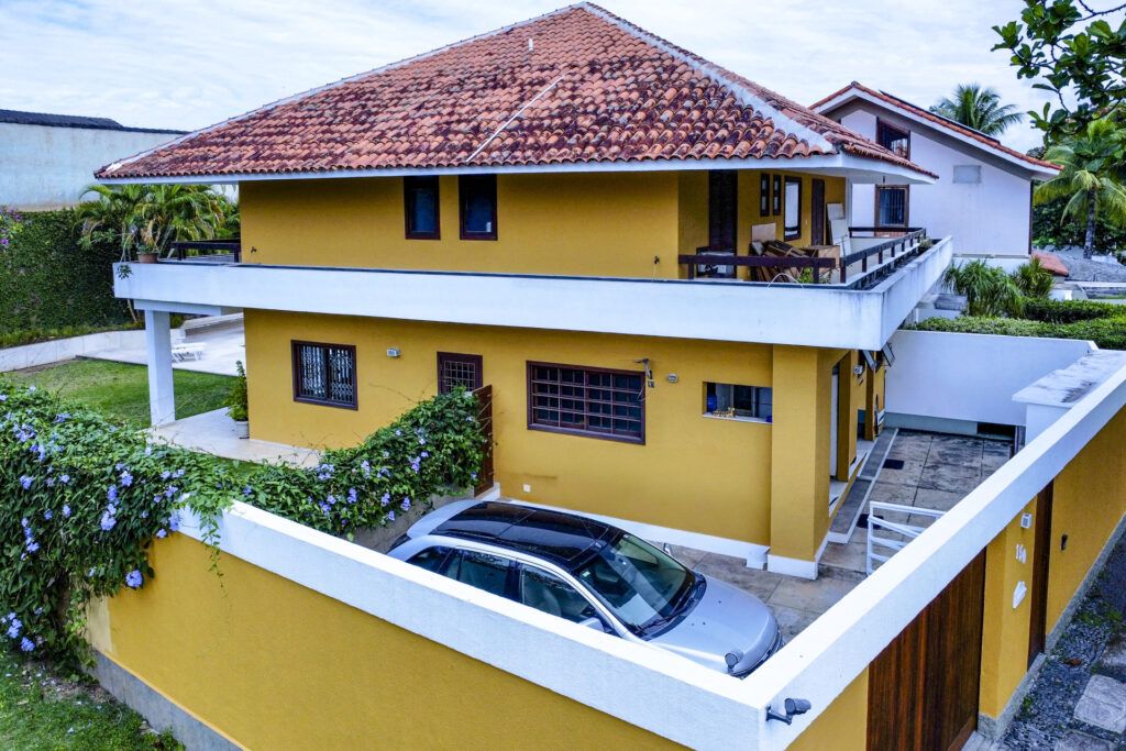 Casa com Quintal Espaçoso na Barra da Tijuca