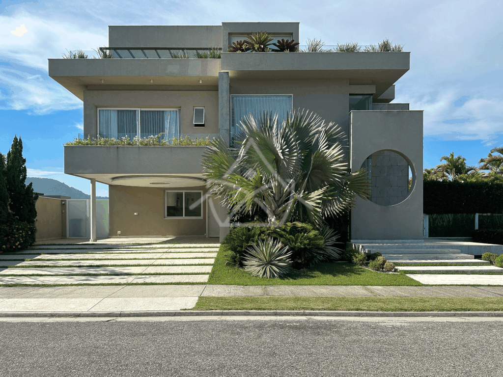 Casa à venda, Alphaville Barra da Tijuca, Casa com placas solares, imóveis de luxo, condomínio fechado, Royal 4 House, segurança 24 horas, infraestrutura completa, sustentabilidade, qualidade de vida, Barra da Tijuca, Rio de Janeiro, piscina, churrasqueira, área gourmet, suíte master, walk-in closet, lazer completo, oportunidade única, exclusividade, conforto, sofisticação, localização privilegiada, fácil acesso, vista deslumbrante, pôr do sol, privacidade, tranquilidade, natureza, ar puro, bem-estar, investimento, patrimônio, sonho, realização, família, lar.