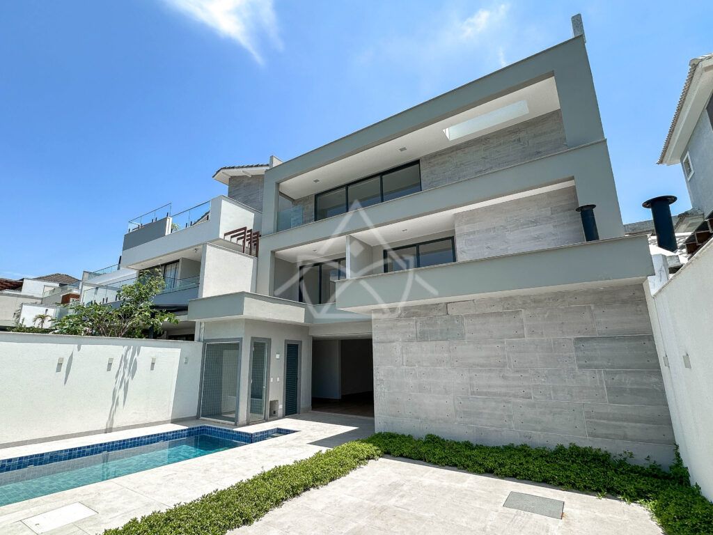 Casa à venda no condomínio Art Life, no Recreio dos Bandeirantes - Royal 4 House
