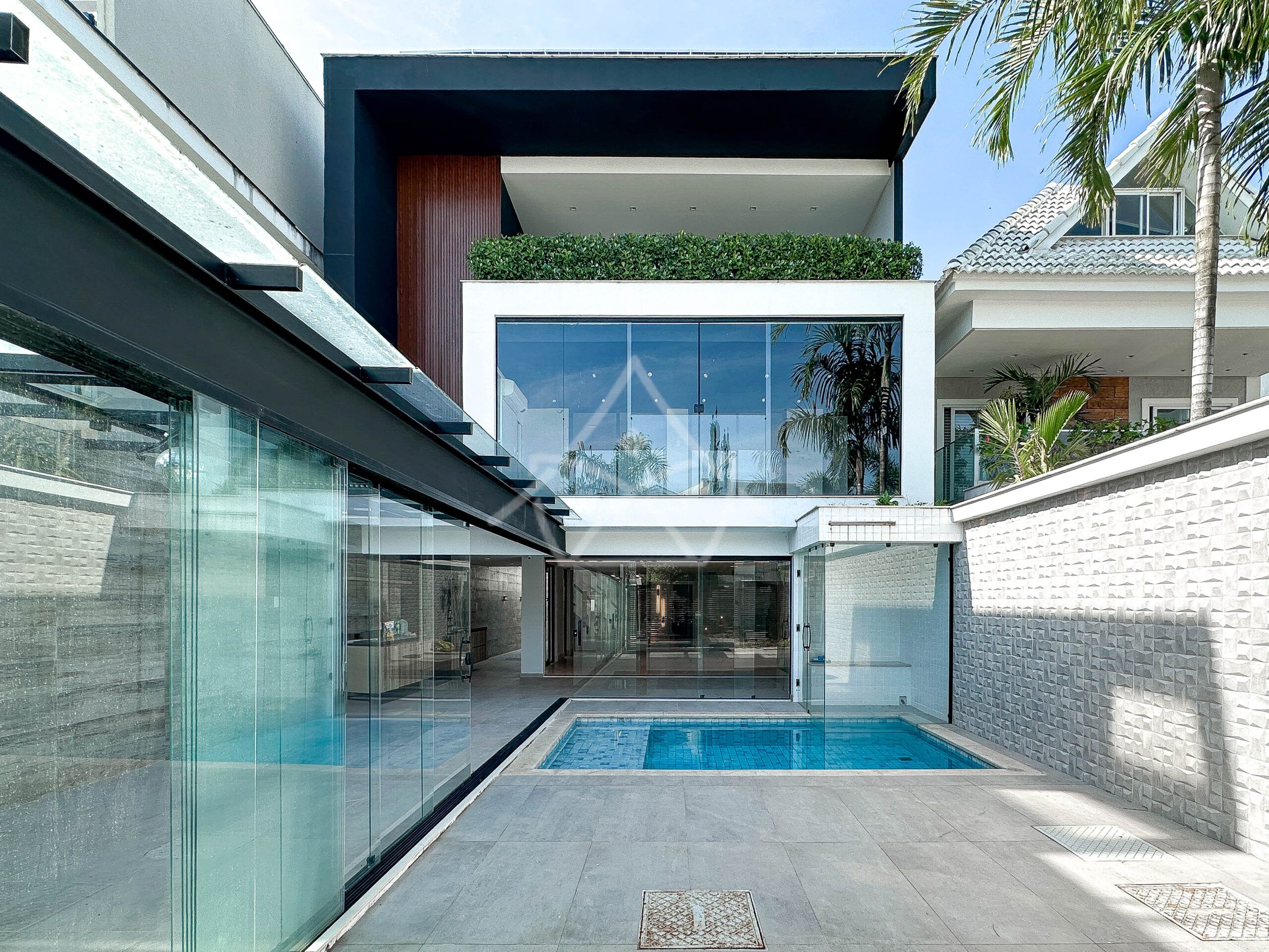 Casa à venda no condomínio Riviera Del Sol, no Recreio dos Bandeirantes - Royal 4 House