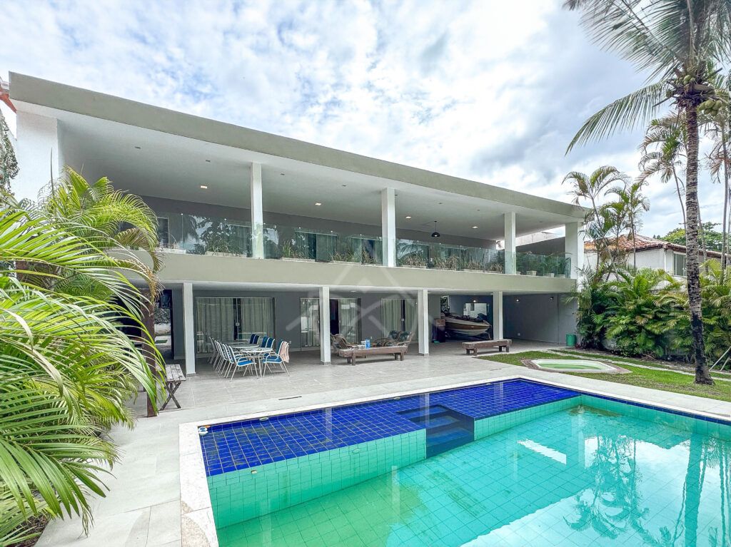 Casa à venda no condomínio Santa Helena, na Barra da Tijuca - Royal 4 House