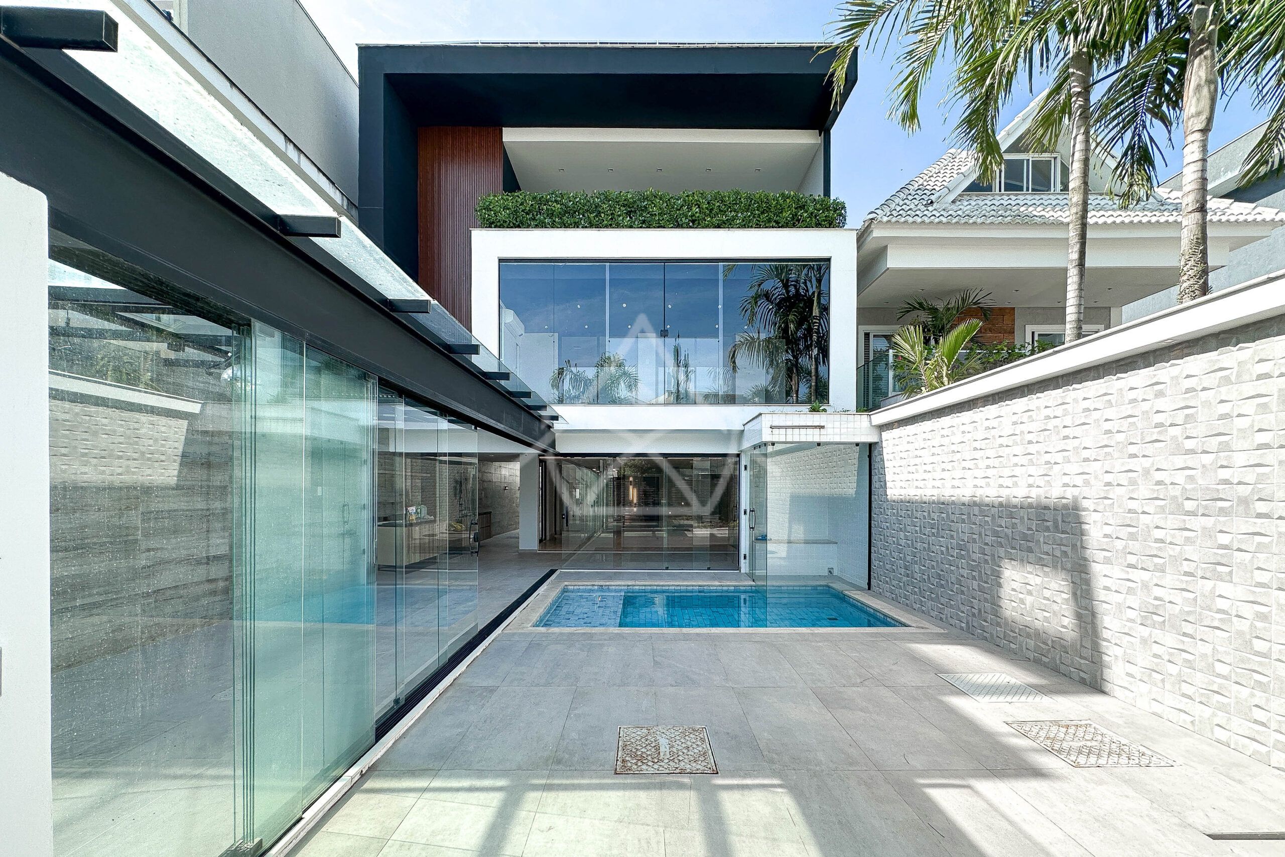 Casa à venda no condomínio Riviera Del Sol, no Recreio dos Bandeirantes - Royal 4 House
