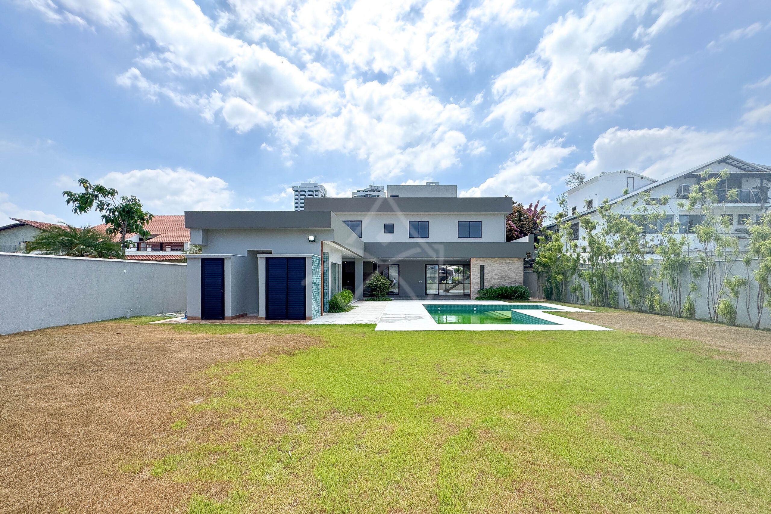 Casa à venda no condomínio Village Marapendi, na Barra da Tijuca - Royal 4 House