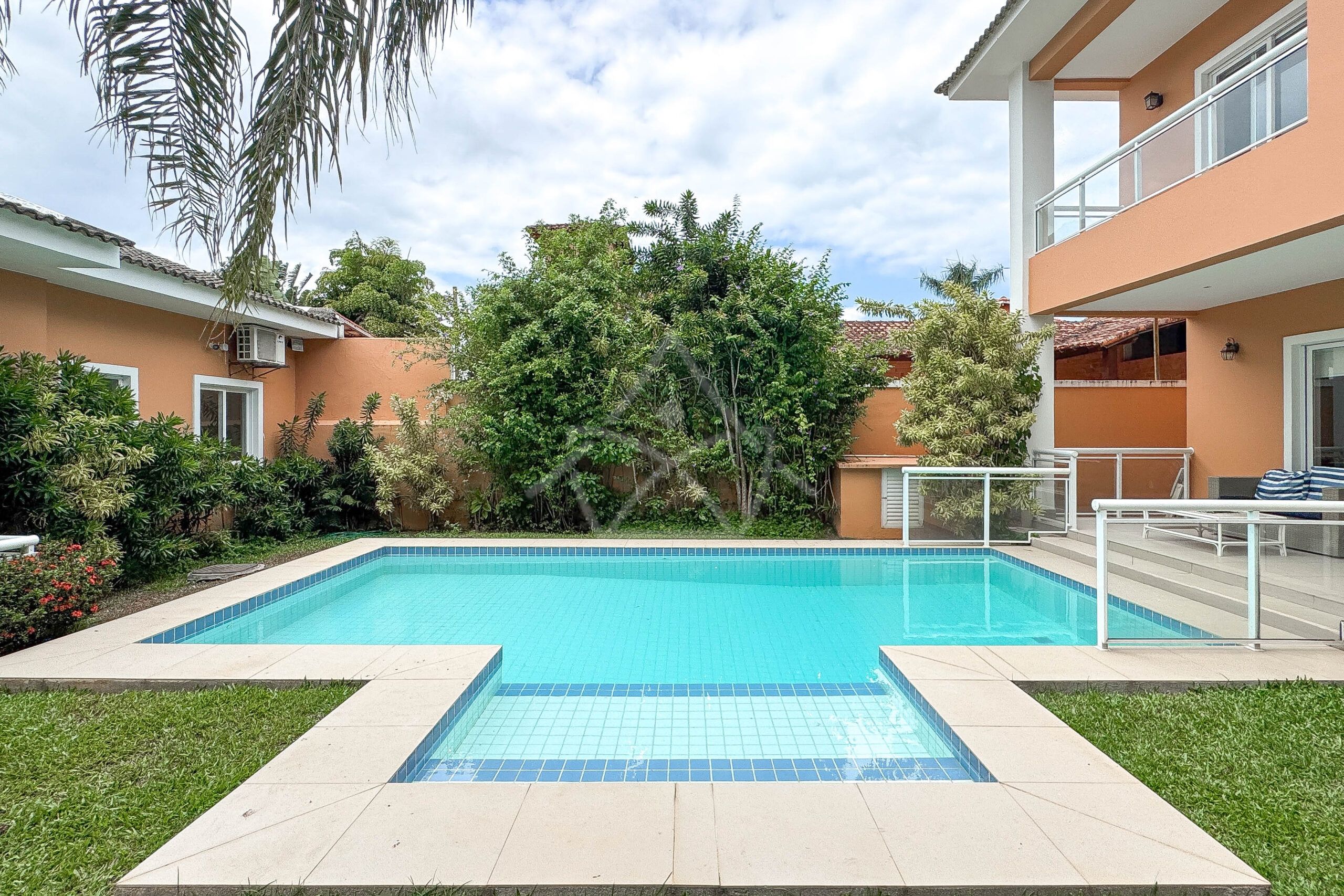Casa à venda no condomínio Maramar - Royal 4 House