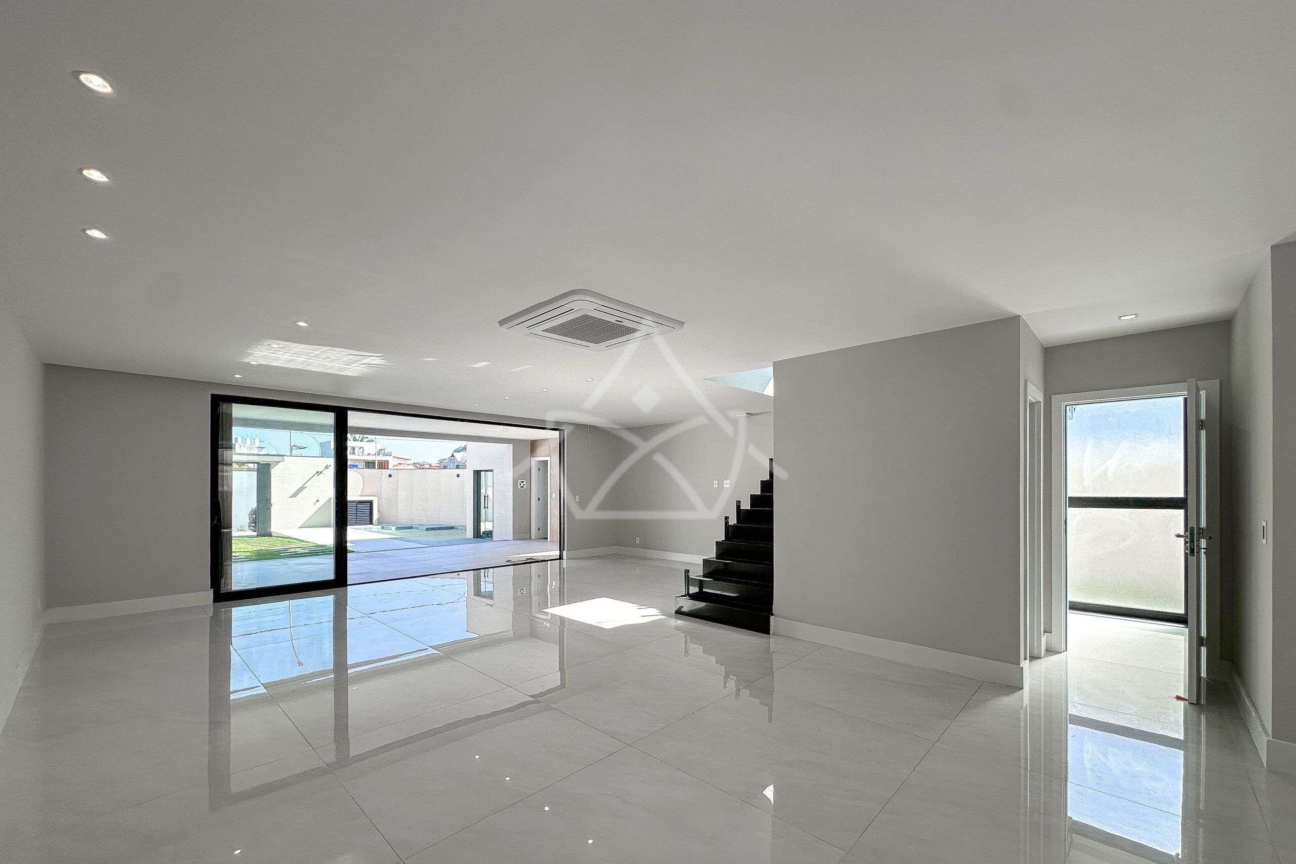 Casa à venda no condomínio Sagrada Família, no Recreio dos Bandeirantes - Royal 4 House