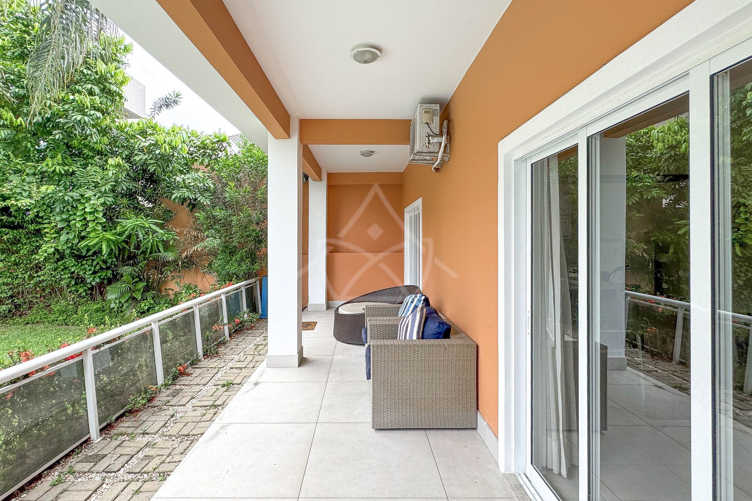 Casa à venda no condomínio Maramar - Royal 4 House