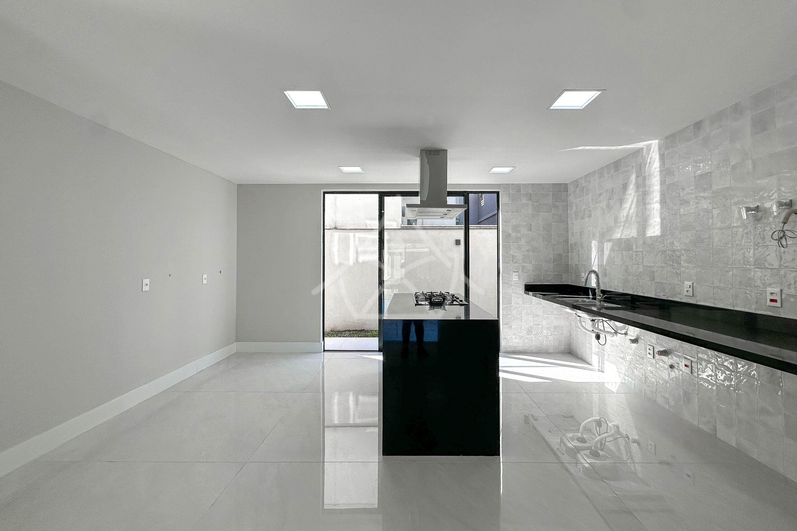Casa à venda no condomínio Sagrada Família, no Recreio dos Bandeirantes - Royal 4 House