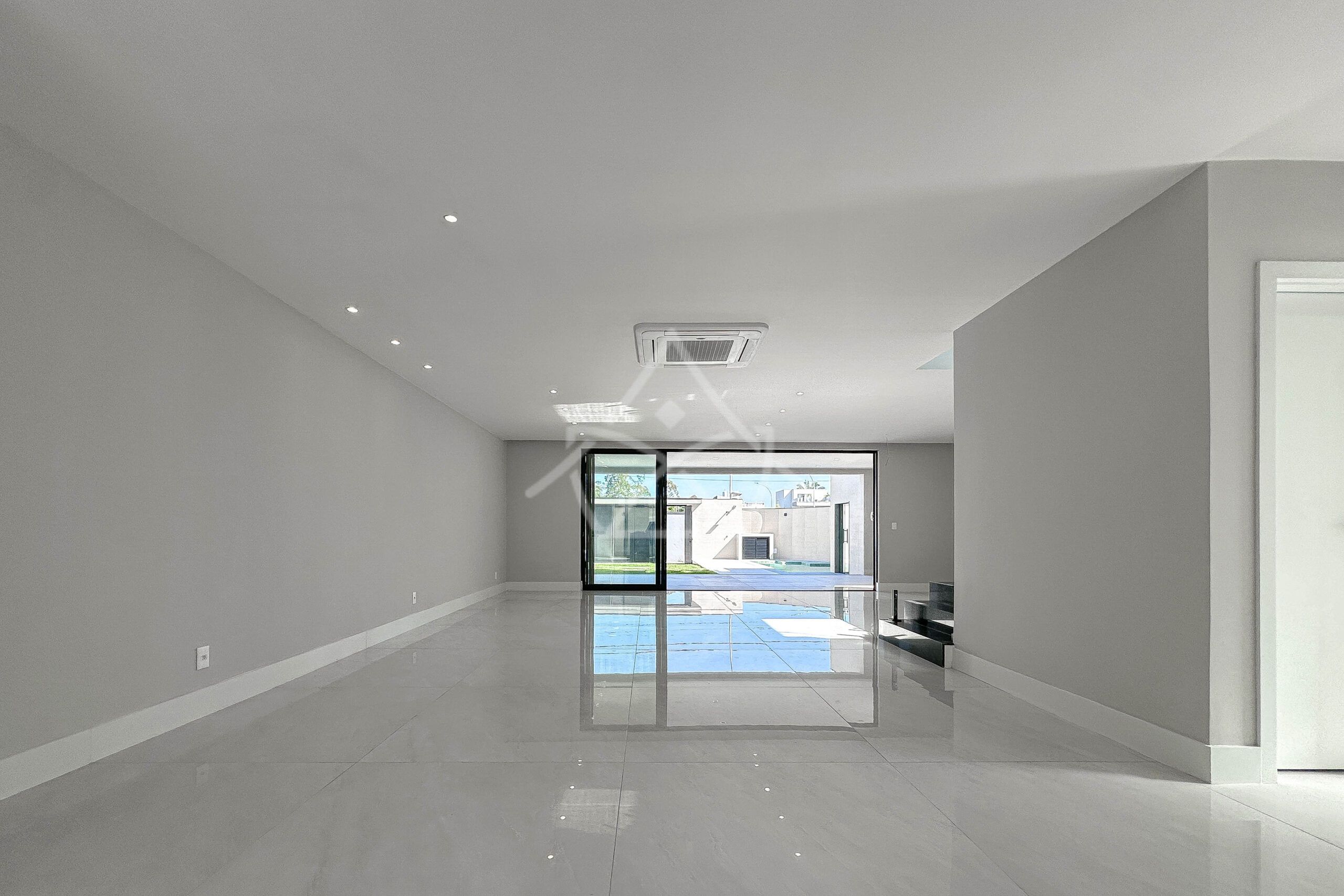 Casa à venda no condomínio Sagrada Família, no Recreio dos Bandeirantes - Royal 4 House