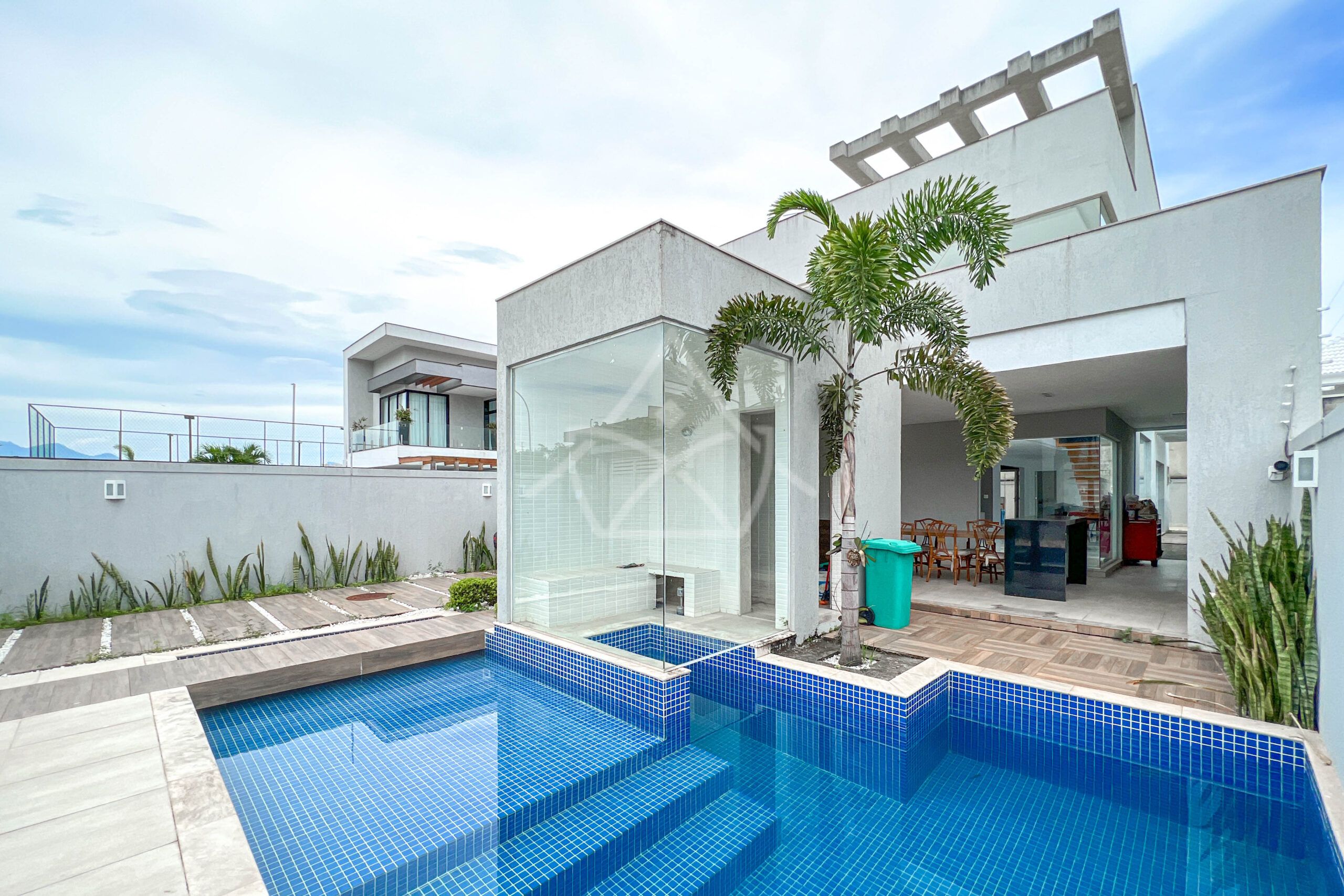 Casa à venda no condomínio Parque das Almeidas, no Recreio dos Bandeirantes - Royal 4 House