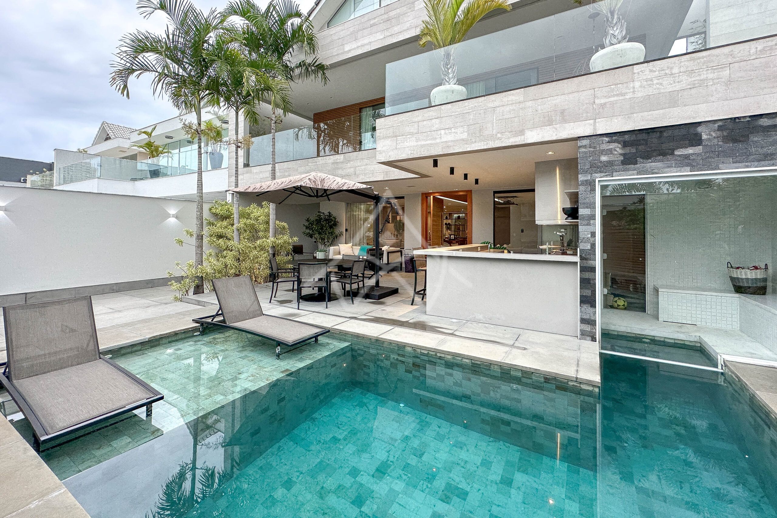 Casa à venda no condomínio Art Life, no Recreio dos Bandeirantes - Royal 4 House