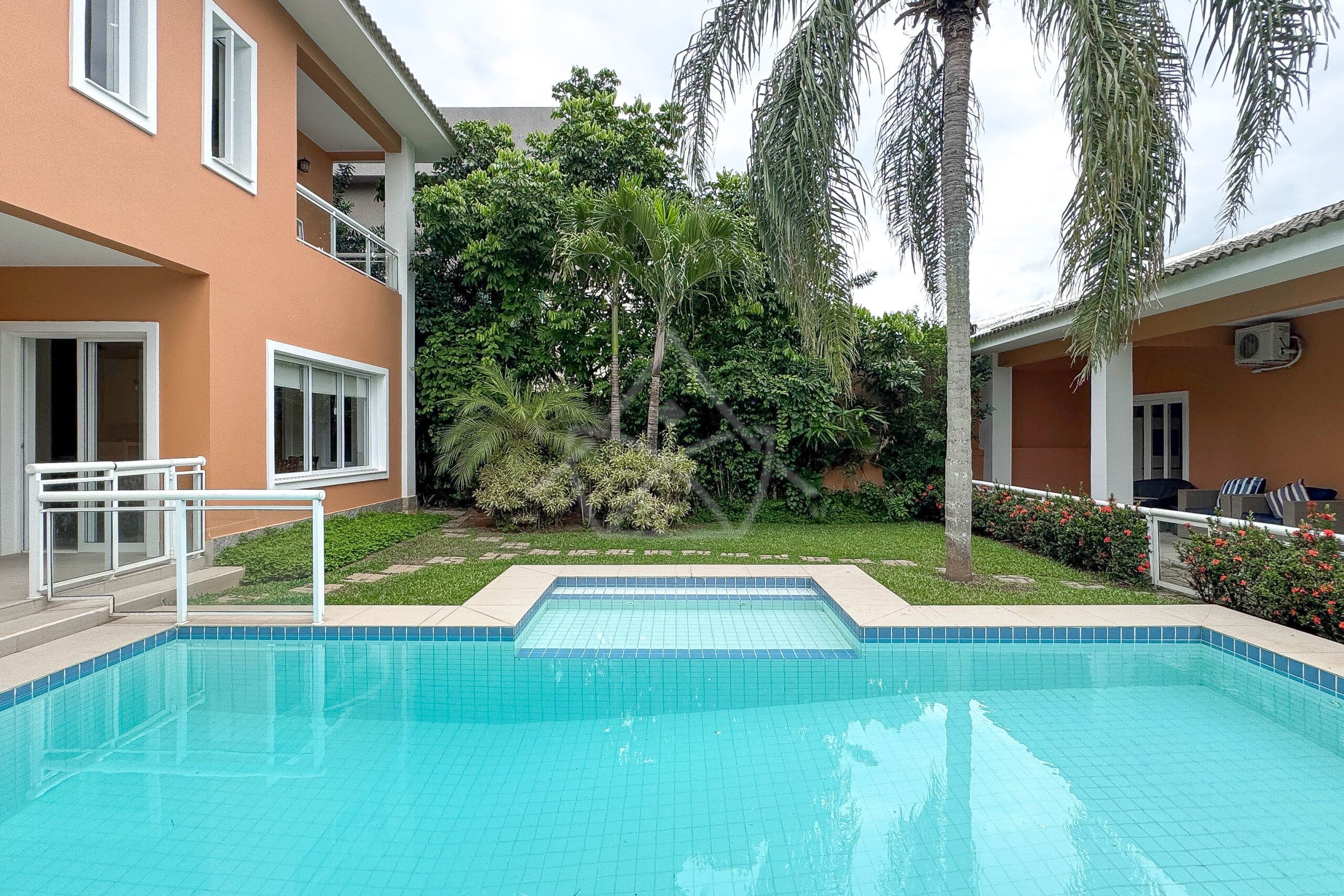 Casa à venda no condomínio Maramar - Royal 4 House