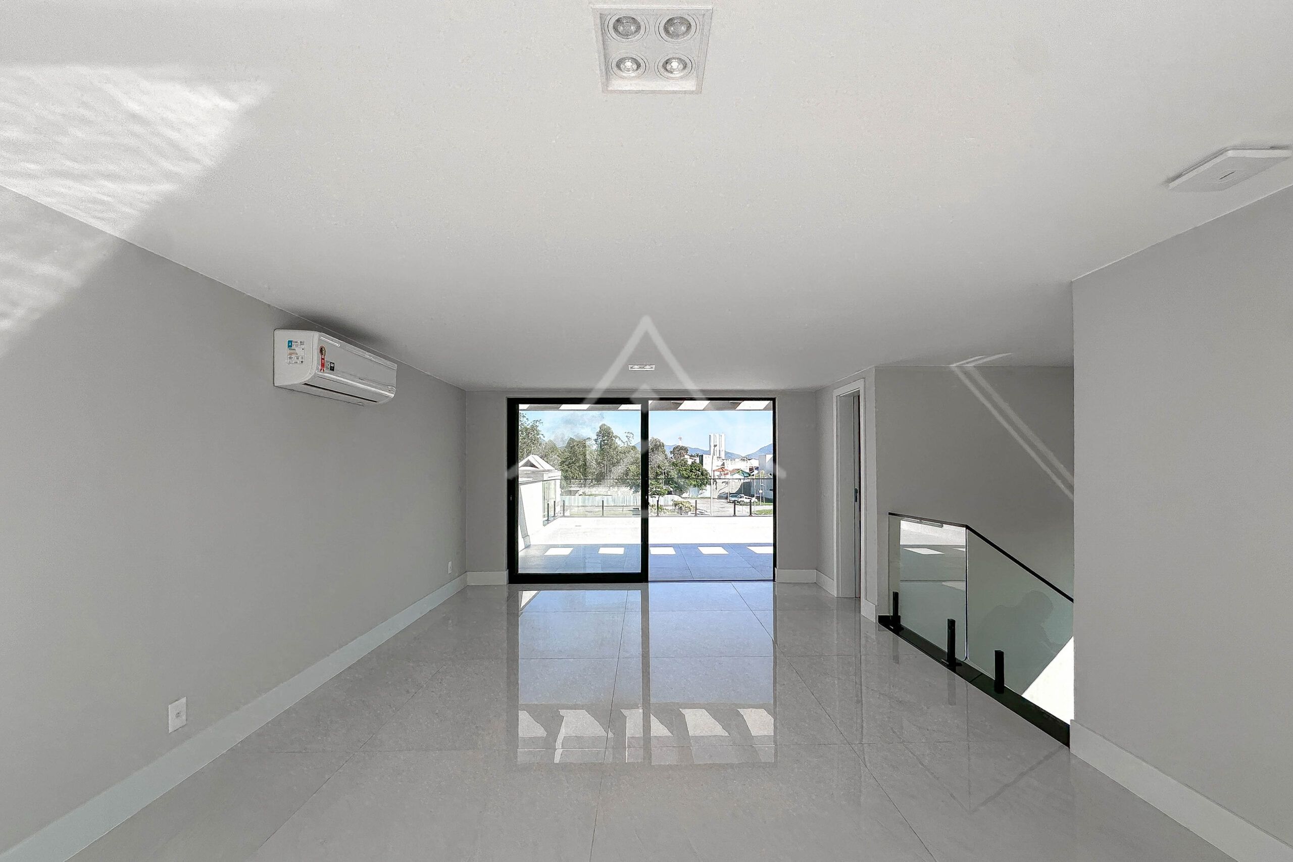 Casa à venda no condomínio Sagrada Família, no Recreio dos Bandeirantes - Royal 4 House