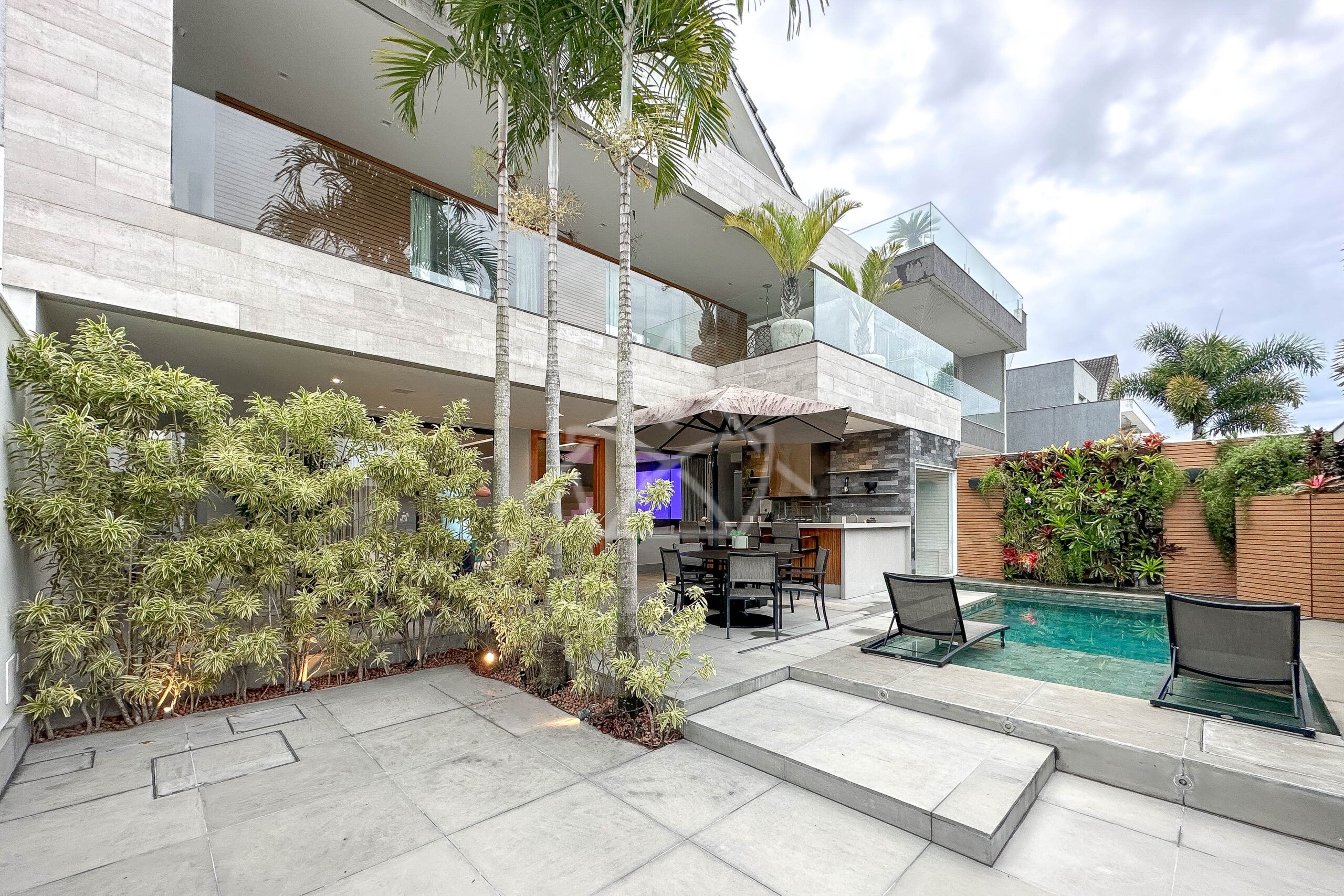 Casa à venda no condomínio Art Life, no Recreio dos Bandeirantes - Royal 4 House