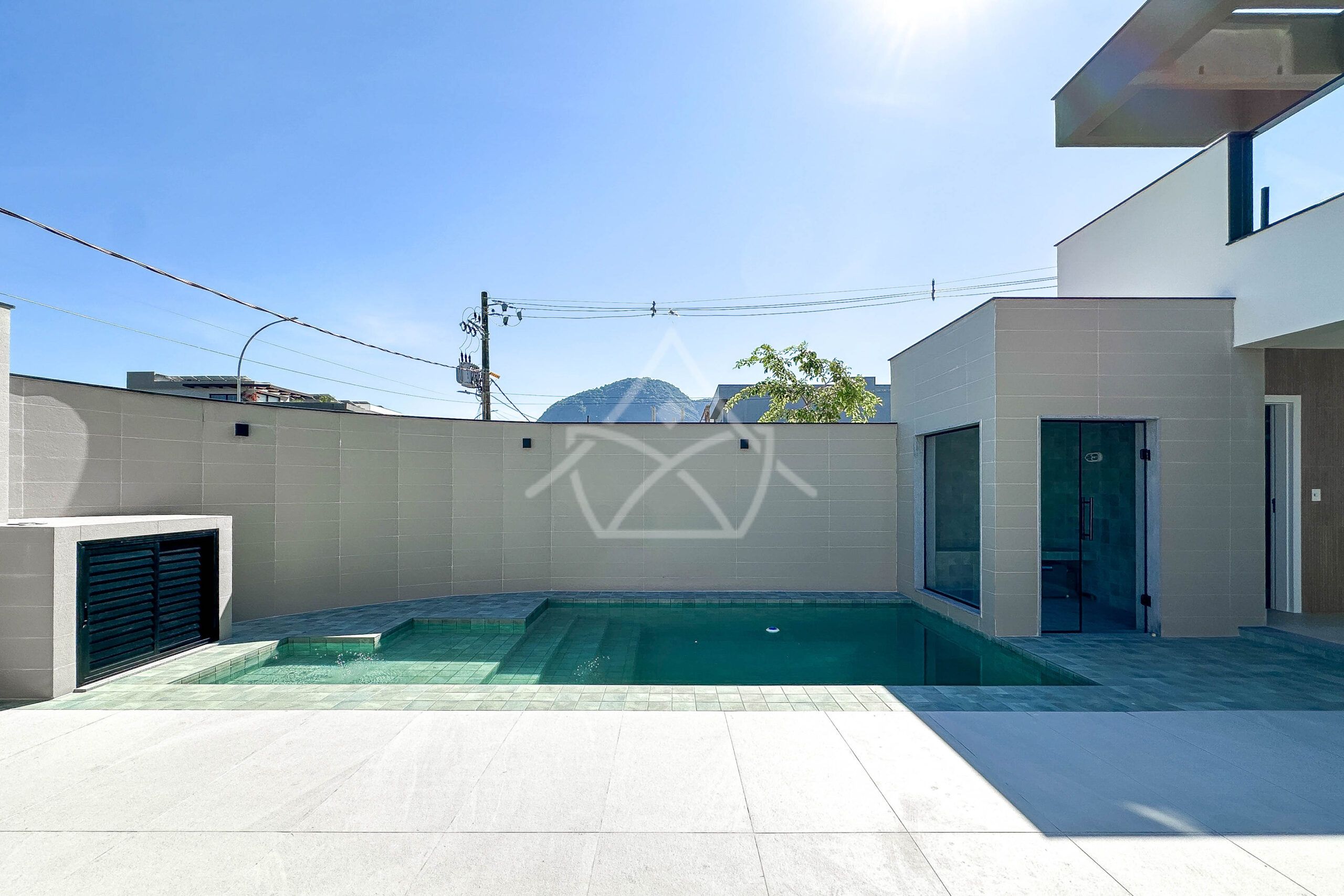 Casa à venda no condomínio Sagrada Família, no Recreio dos Bandeirantes - Royal 4 House