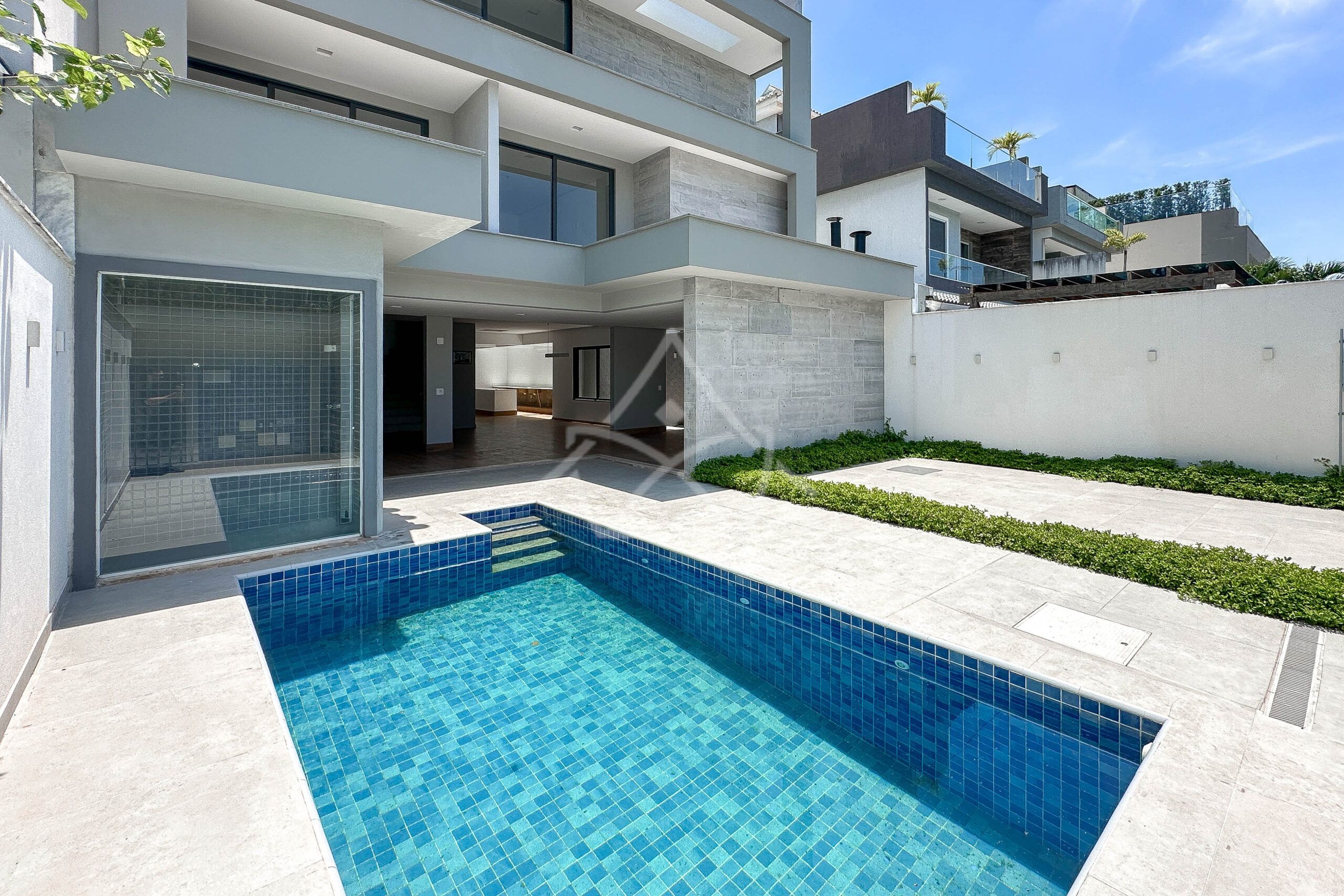 Casa à venda no condomínio Art Life, no Recreio dos Bandeirantes - Royal 4 House