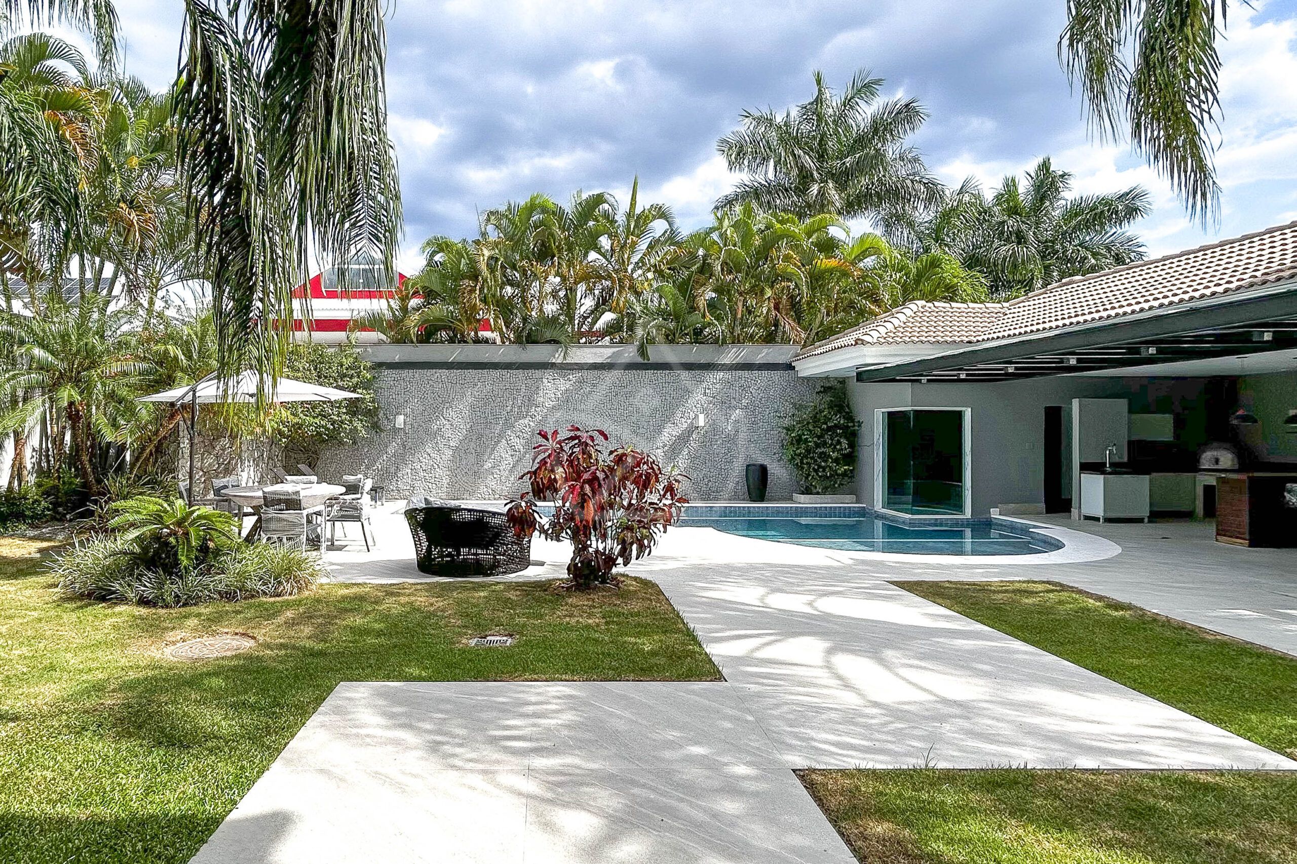 Casa à venda no condomínio Santa Mônica Jardins, na Barra da Tijuca - Royal 4 House