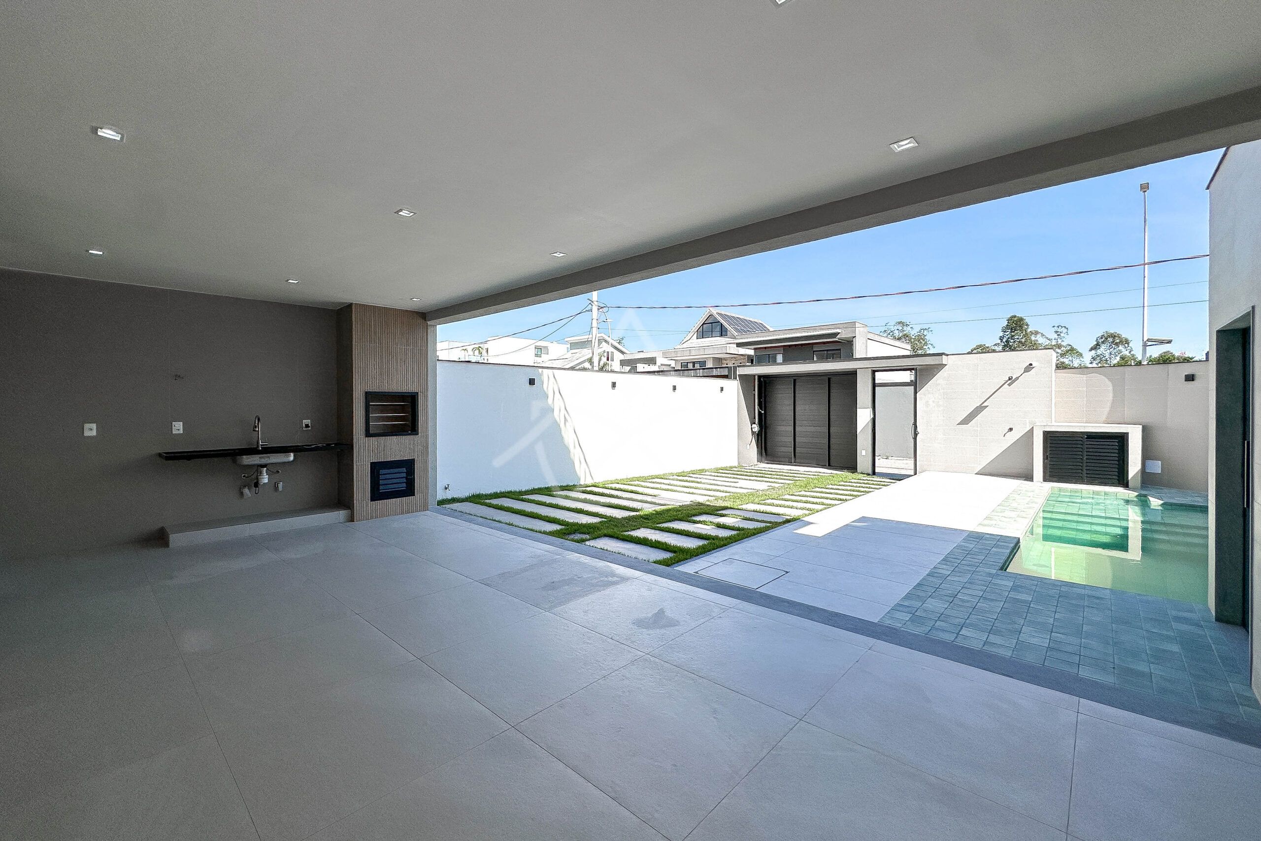 Casa à venda no condomínio Sagrada Família, no Recreio dos Bandeirantes - Royal 4 House
