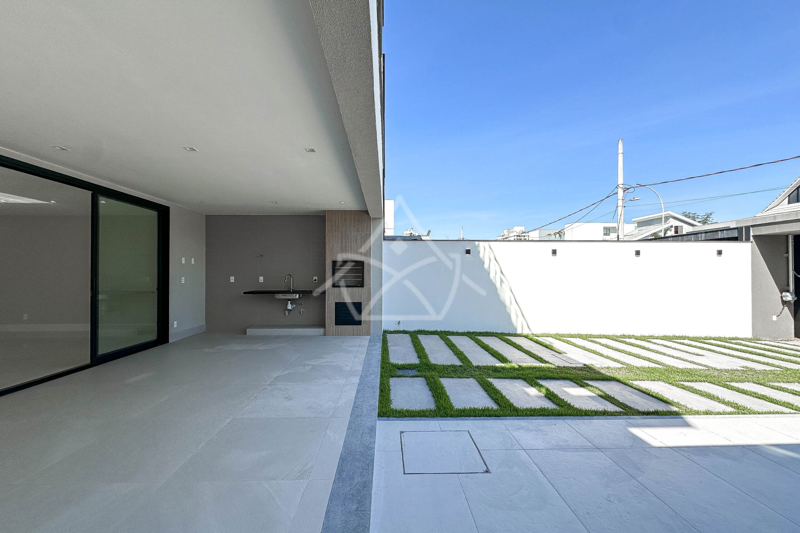 Casa à venda no condomínio Sagrada Família, no Recreio dos Bandeirantes - Royal 4 House