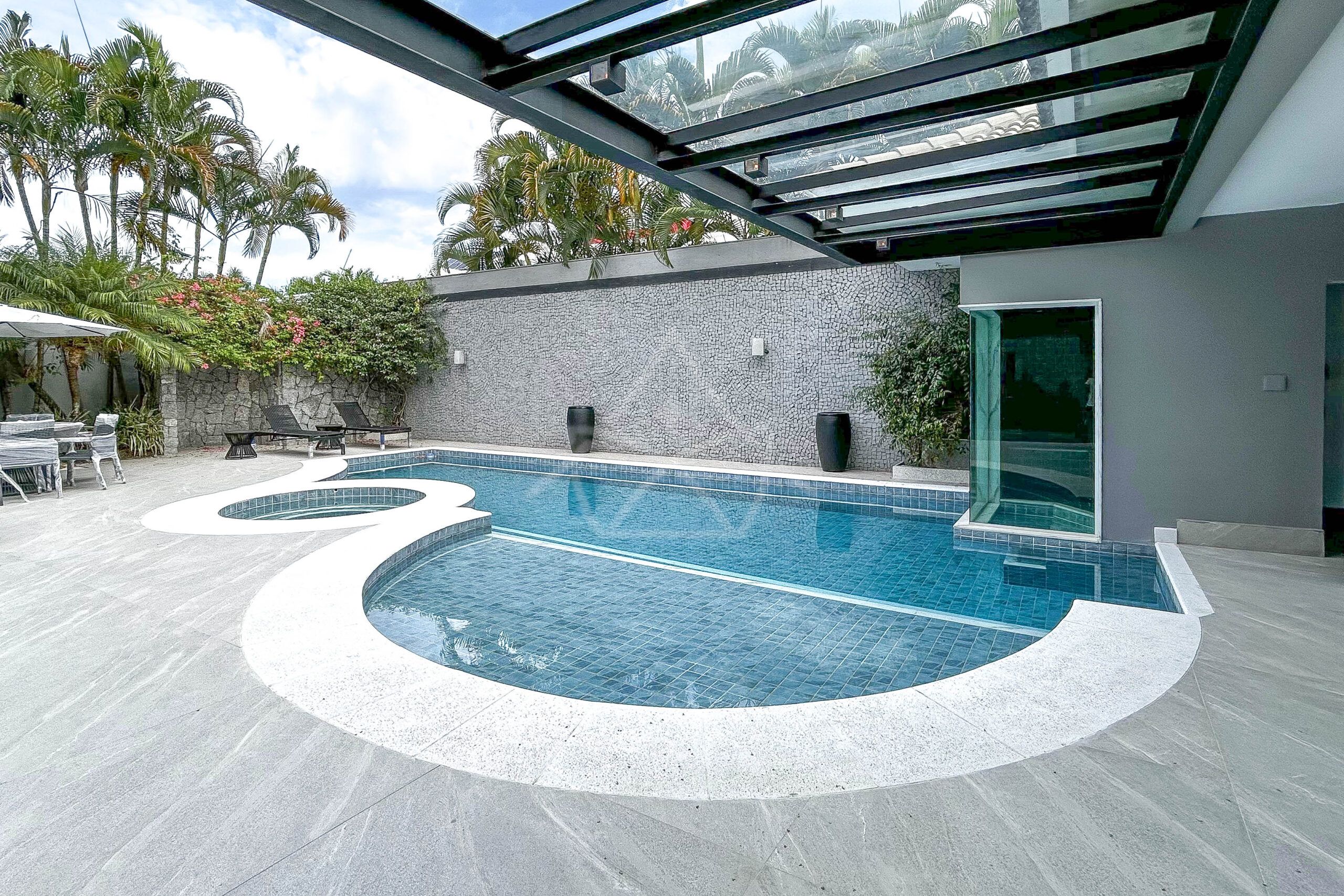 Casa à venda no condomínio Santa Mônica Jardins, na Barra da Tijuca - Royal 4 House