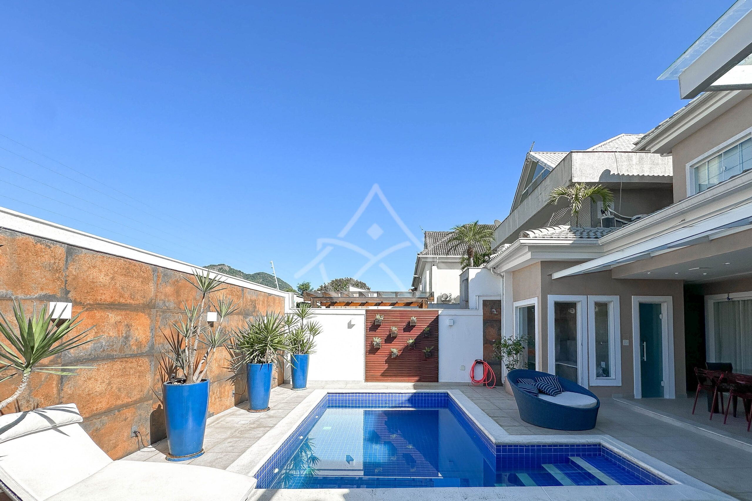 Casa à venda no condomínio Art Life, no Recreio dos Bandeirantes - Royal 4 House