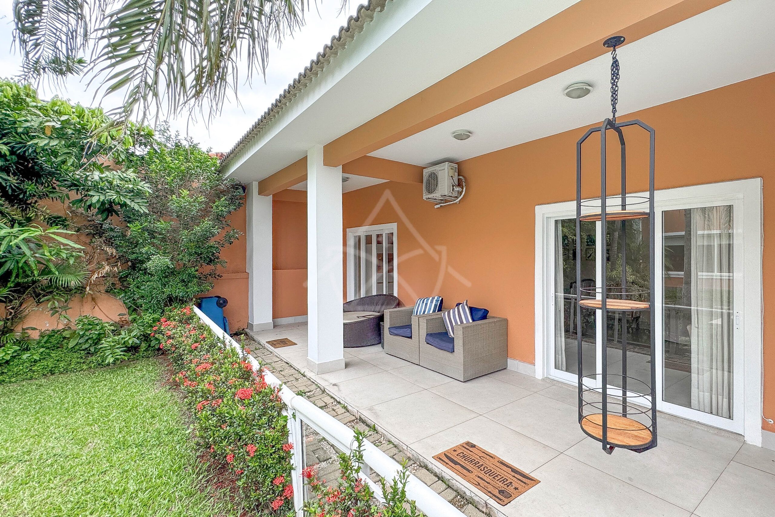 Casa à venda no condomínio Maramar - Royal 4 House