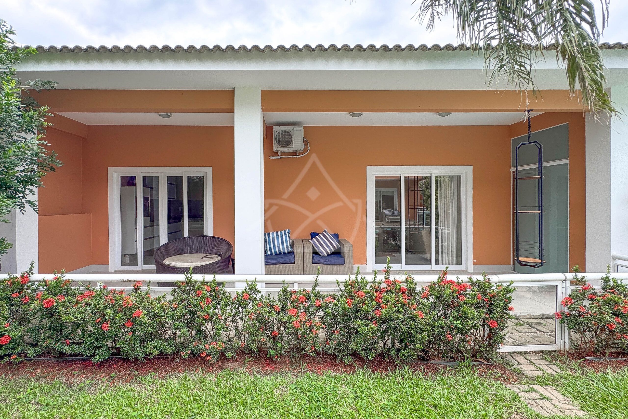 Casa à venda no condomínio Maramar - Royal 4 House