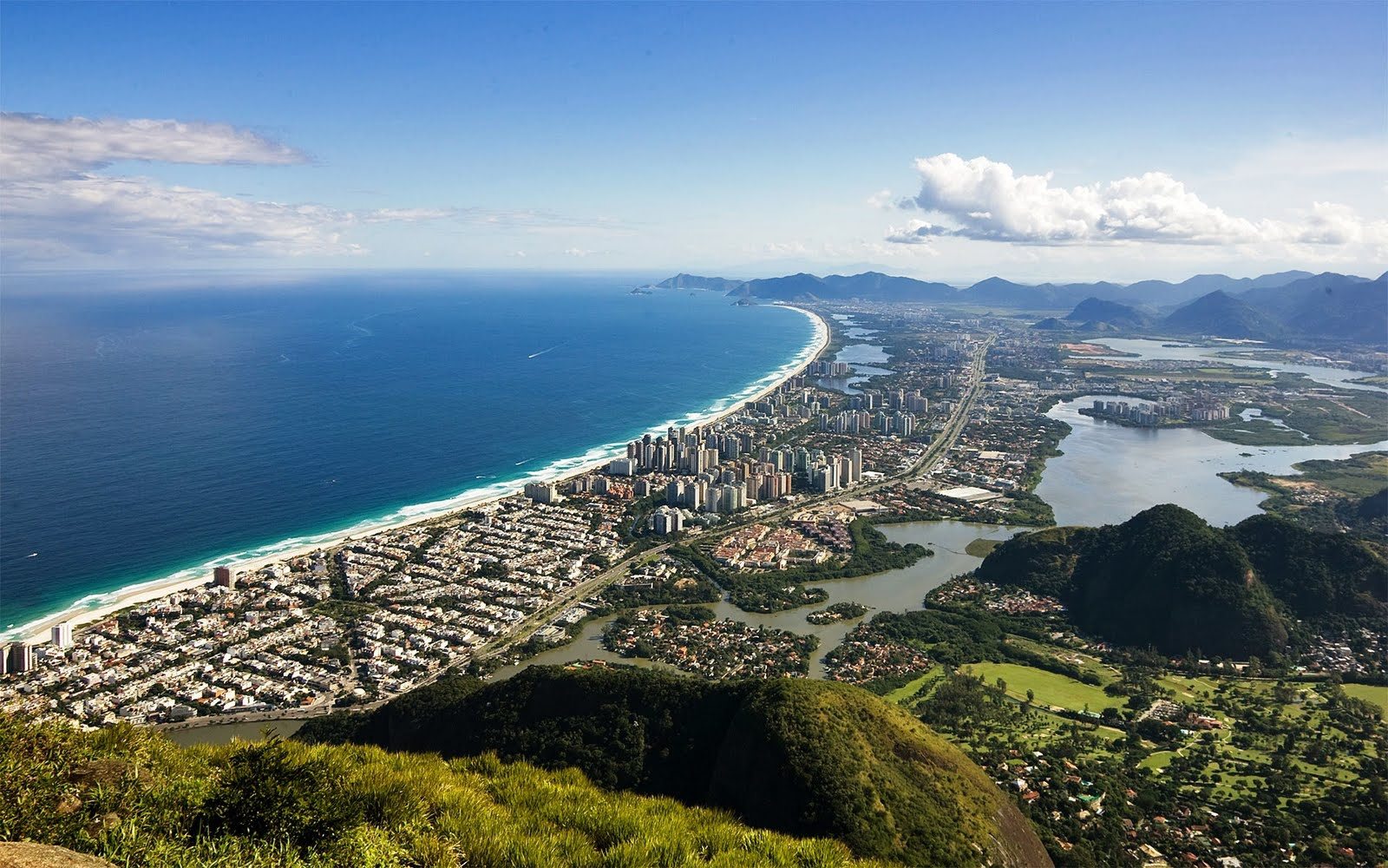 Por que morar na Barra da Tijuca? Qualidade de vida, lazer e infraestrutura no RJ