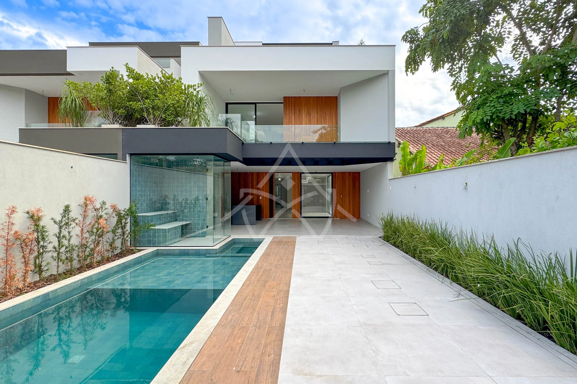Casa com 4 Suítes à Venda na Barra da Tijuca