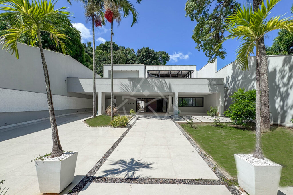 Casa no Itanhangá à Venda.
