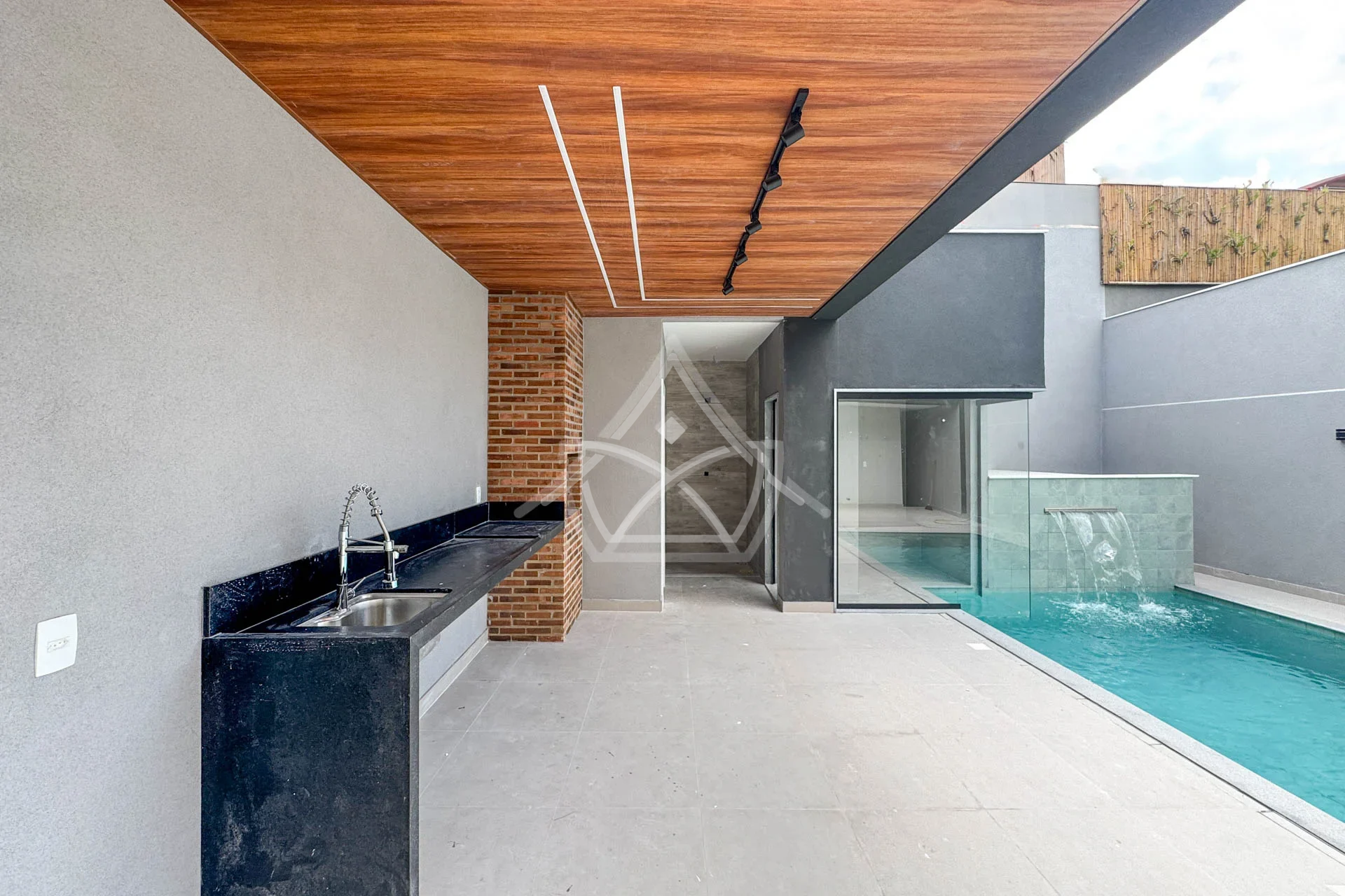 Casa no Interlagos de Itaúna à Venda