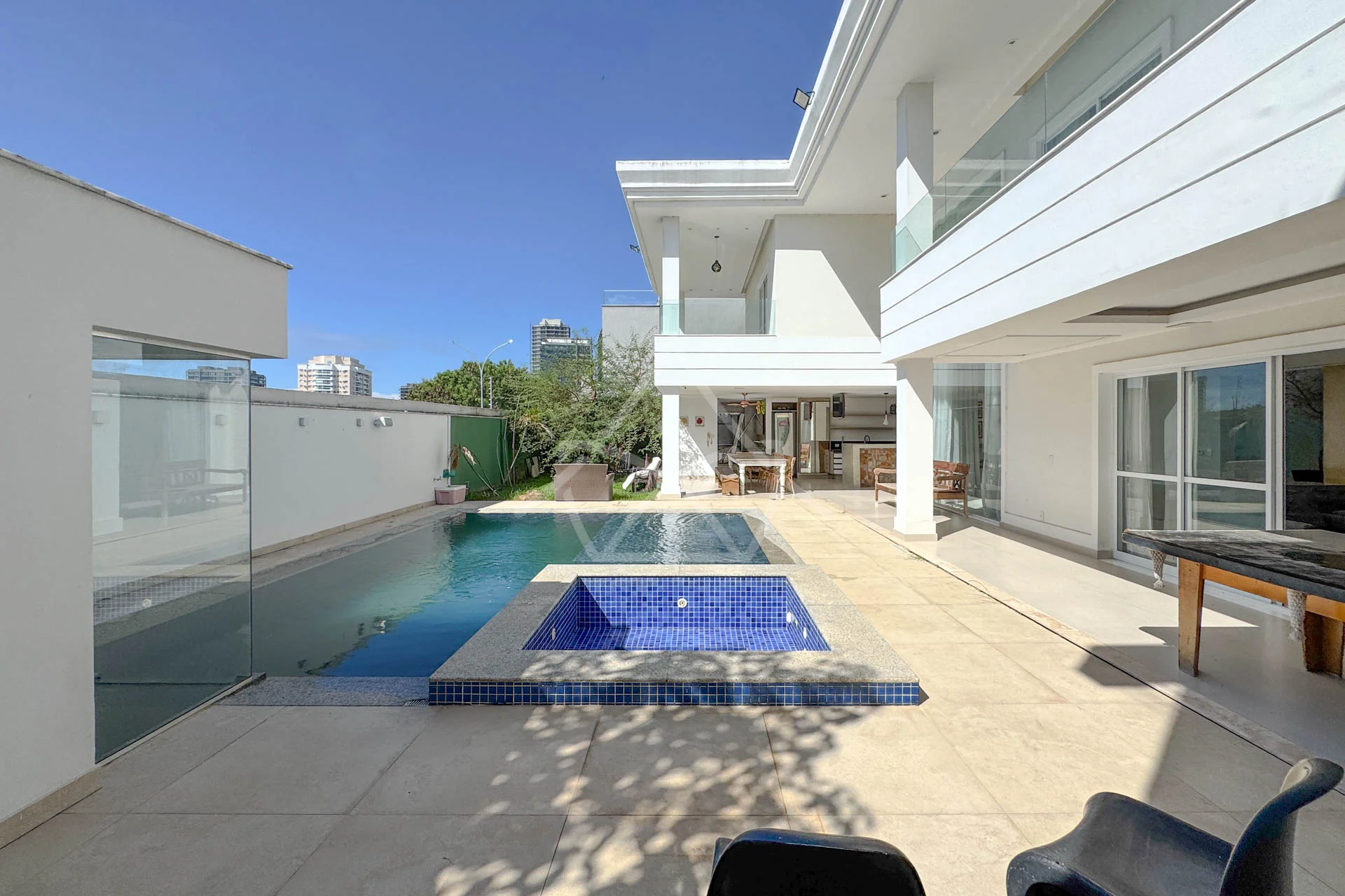 Casa Colonial à Venda com 3 Suítes