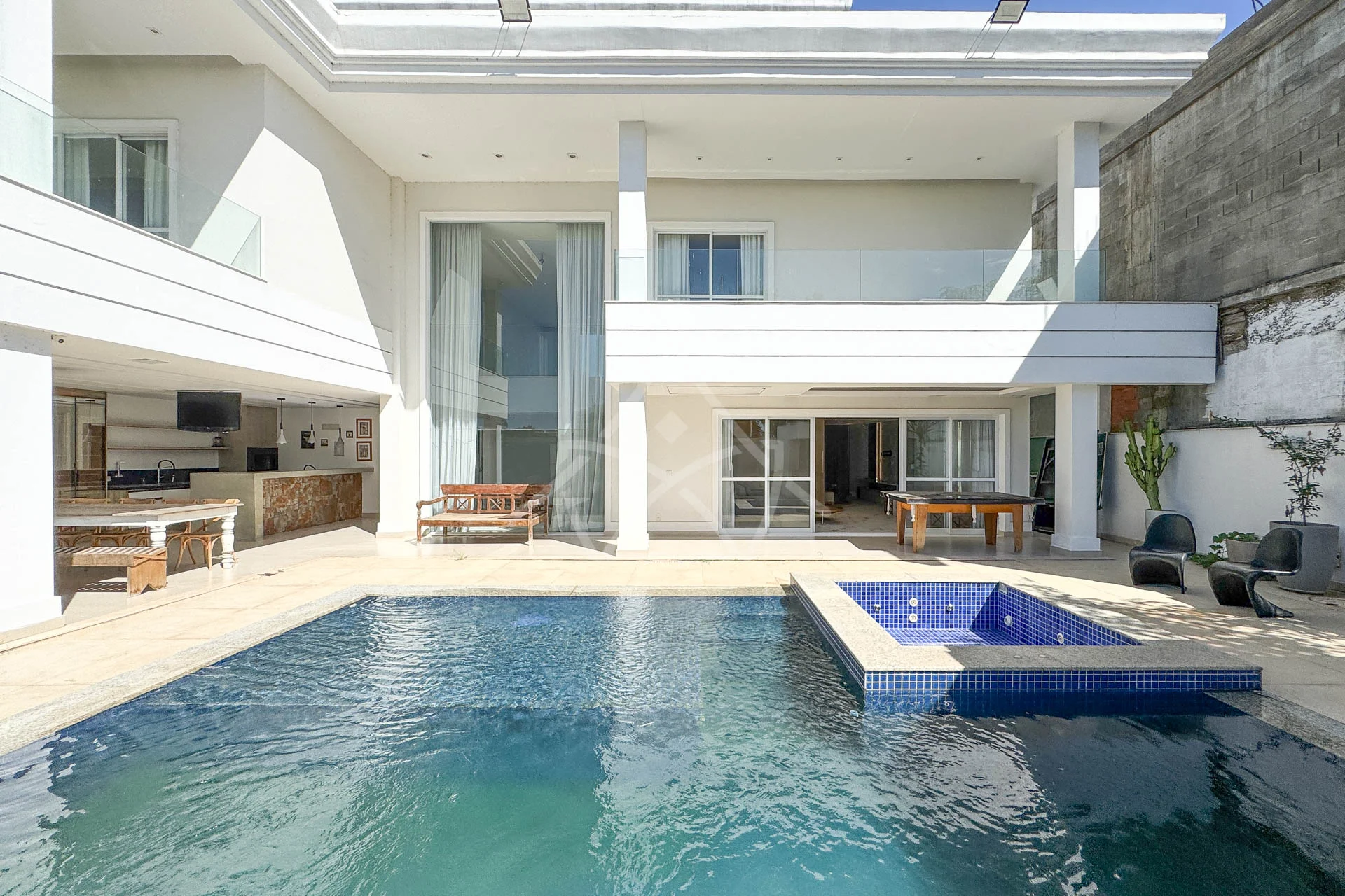 Casa Colonial à Venda com 3 Suítes