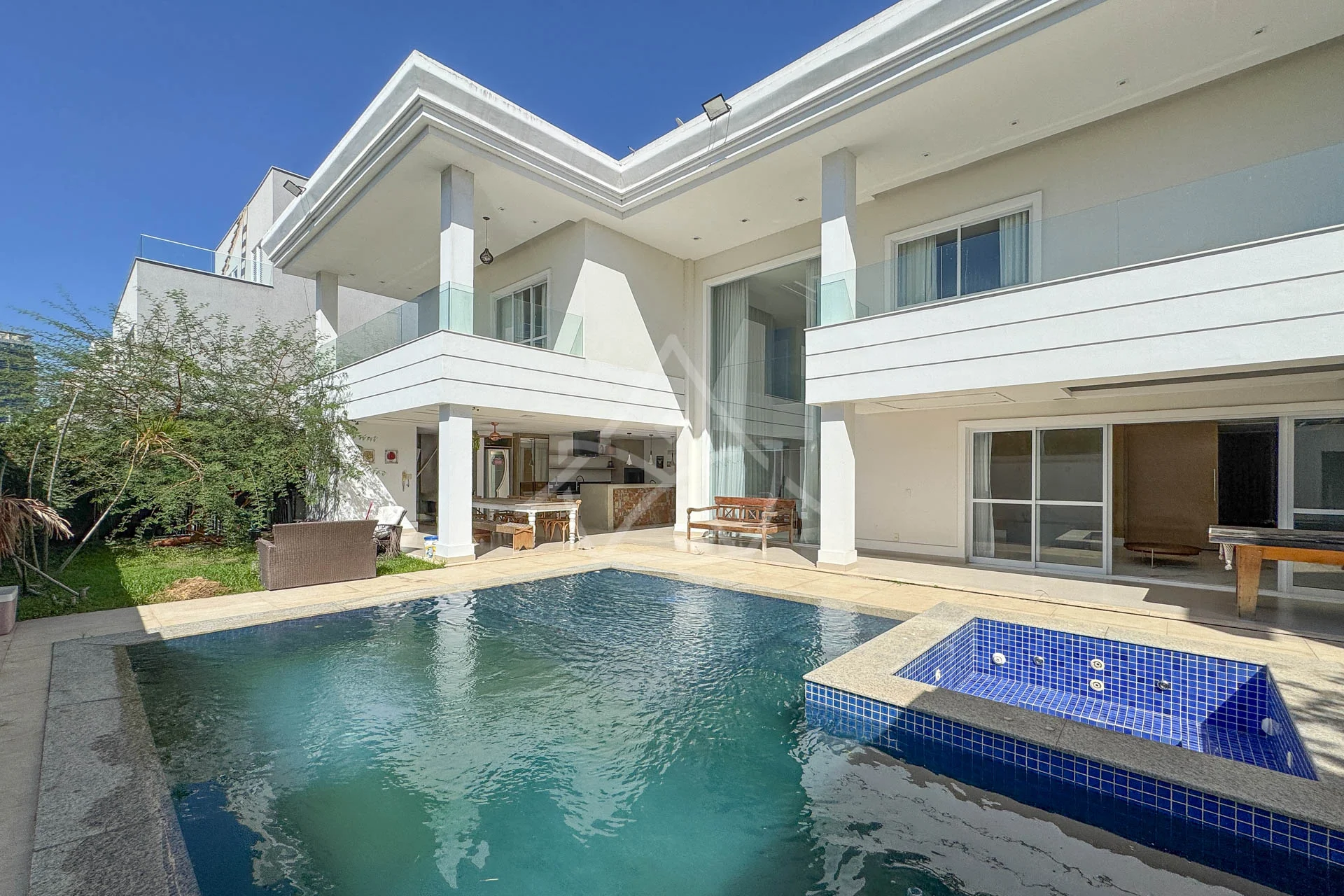 Casa Colonial à Venda com 3 Suítes