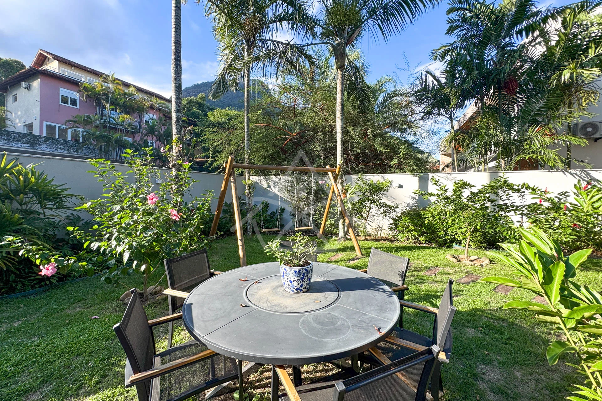 Casa em São Conrado à Venda