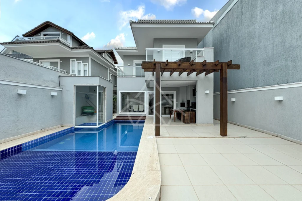 Casa com Aquecimento Solar à Venda