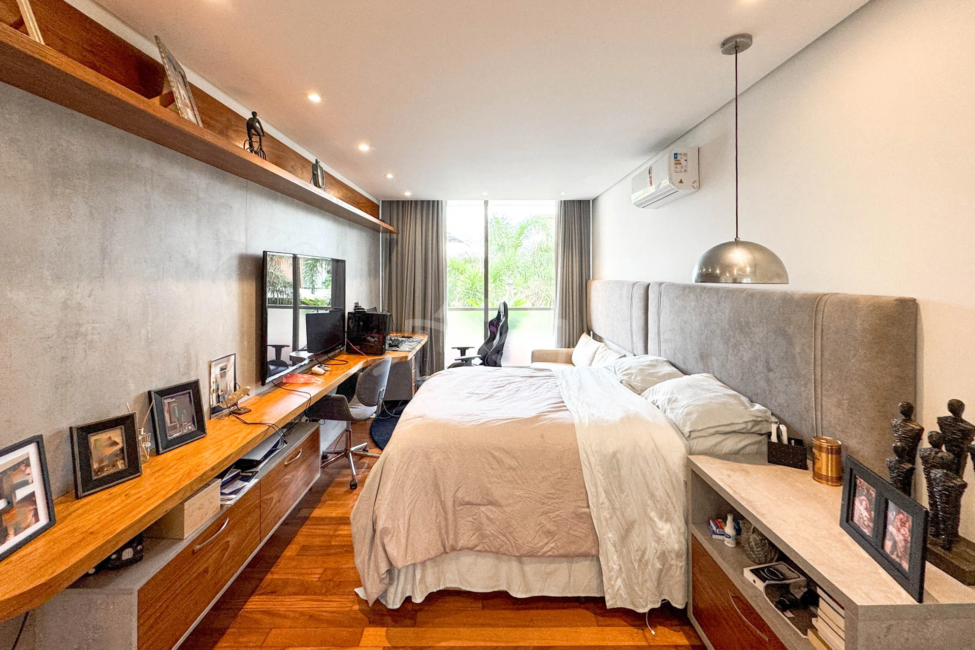 Casa Triplex no Del Lago à Venda com 4 Suítes, Piscina com Raia, Sauna e Sótão Multiuso – Conforto, Elegância e Lazer Completo.