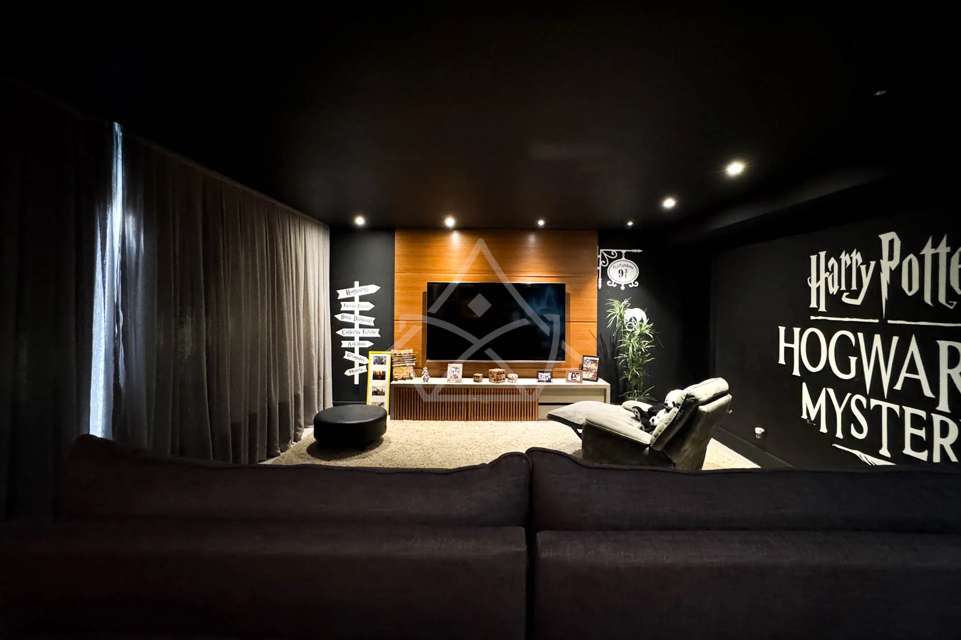 Casa Triplex no Del Lago à Venda com 4 Suítes, Piscina com Raia, Sauna e Sótão Multiuso – Conforto, Elegância e Lazer Completo.