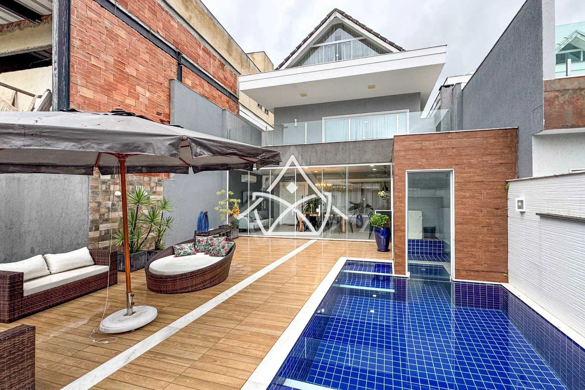Casa com Sótão à Venda